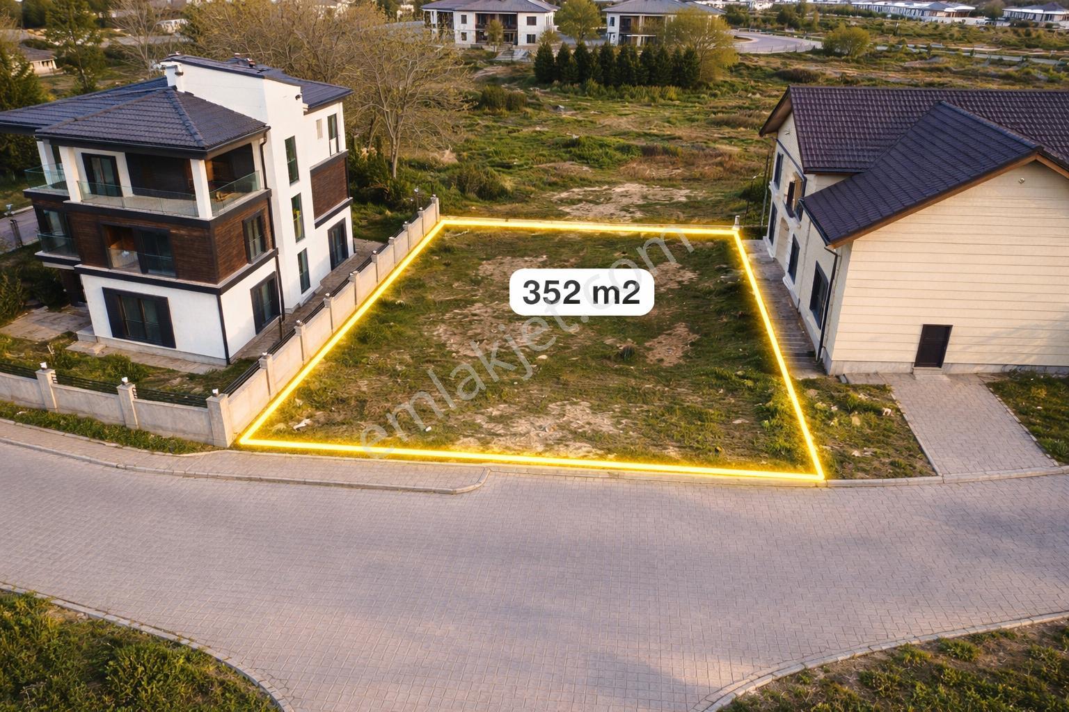 İsabeyli Villalar Bölgesinde Satılık 352 M² Arsa (3 Kat İmar)