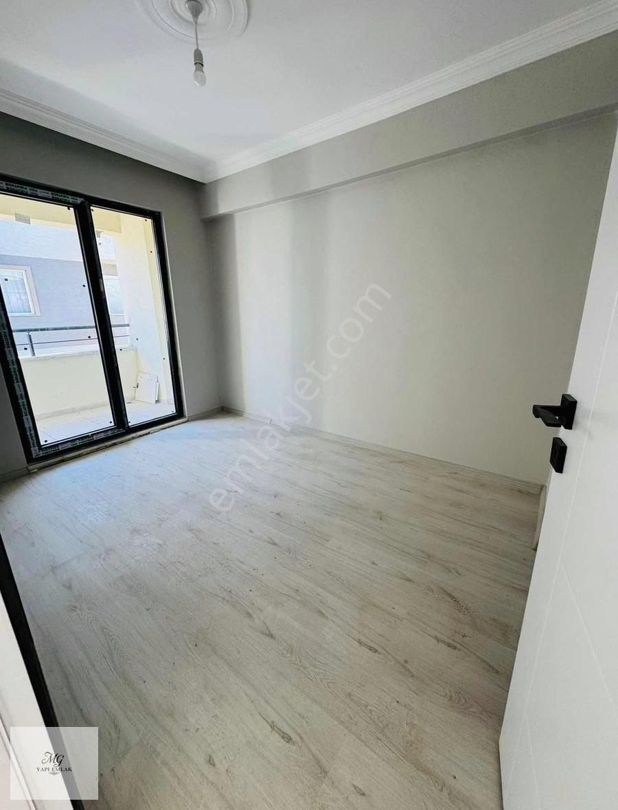 Akyazı Yeni Kiralık Daire Mg Emlaktan Kiralık Orta Katta Geniş 1+1