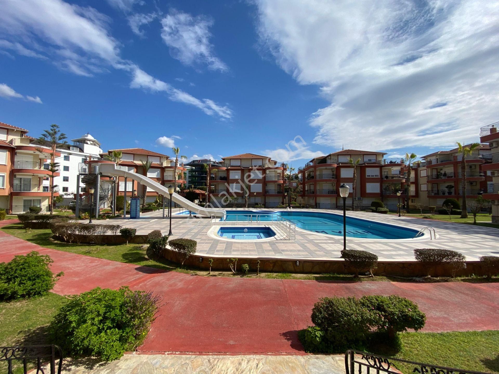 Alanya / Kestel Satılık 4+1 260 M2 Villa