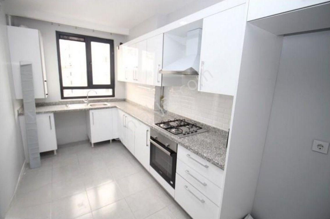 Kadıköy 19 Mayıs Satılık Daire Kazaskerde 110 M2 2+1 Ebeveynli Kombili Kat Mülkiyet Ebeveyn Banyolu Kiracı 43.000 Tl Ödemekte