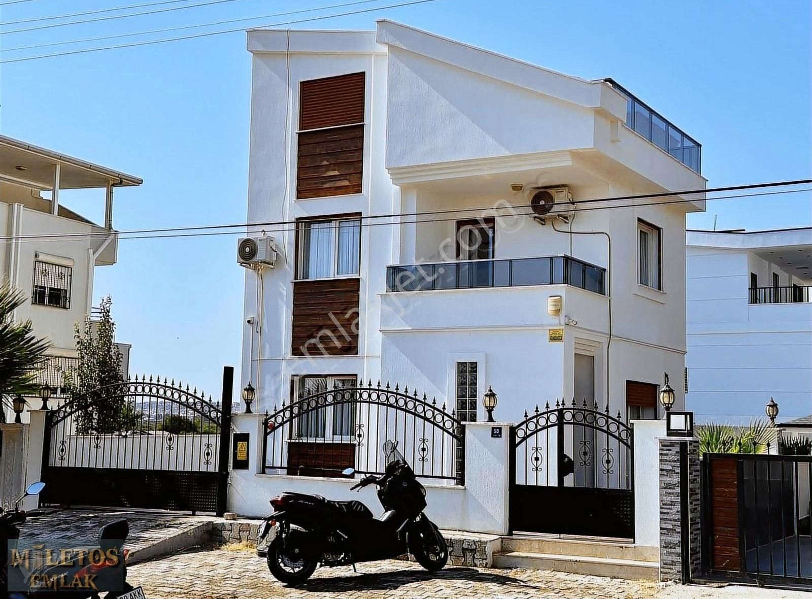 Didim Altınkum Satılık Villa Bu Fırsat Kaçmaz!! Denize Yakın 5+1 Full Eşyalı Müstakil Villa