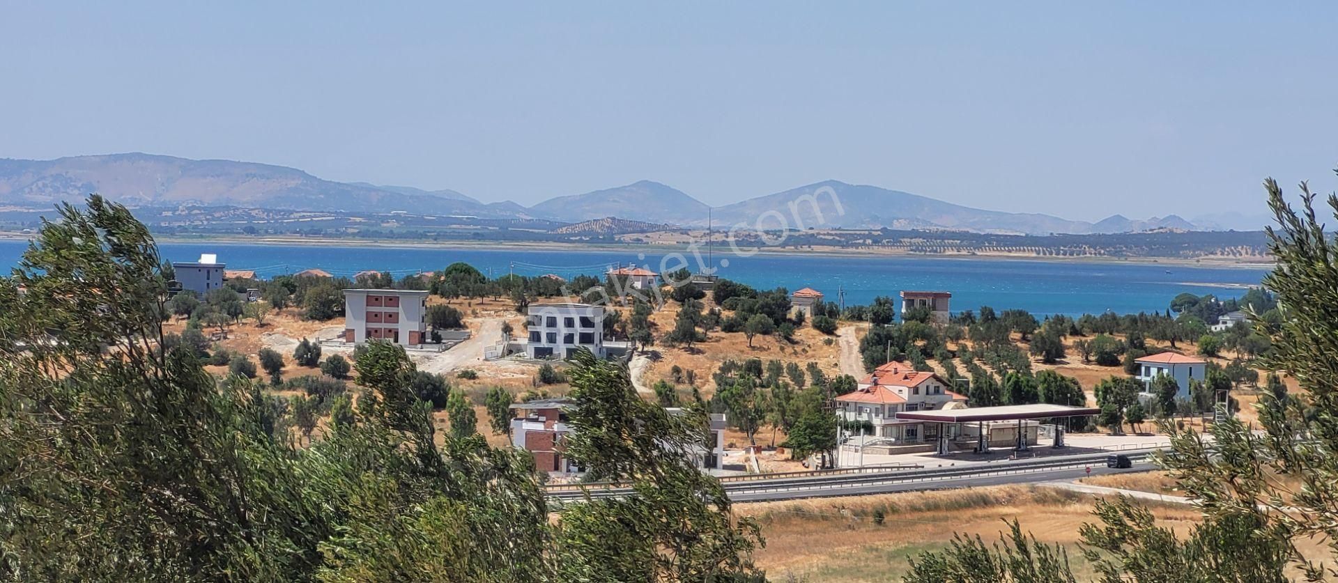 Aliağa Yenişakran Satılık Zeytinlik Aliağa Yenişakran'da Deniz Manzaralı Zeytinlik.