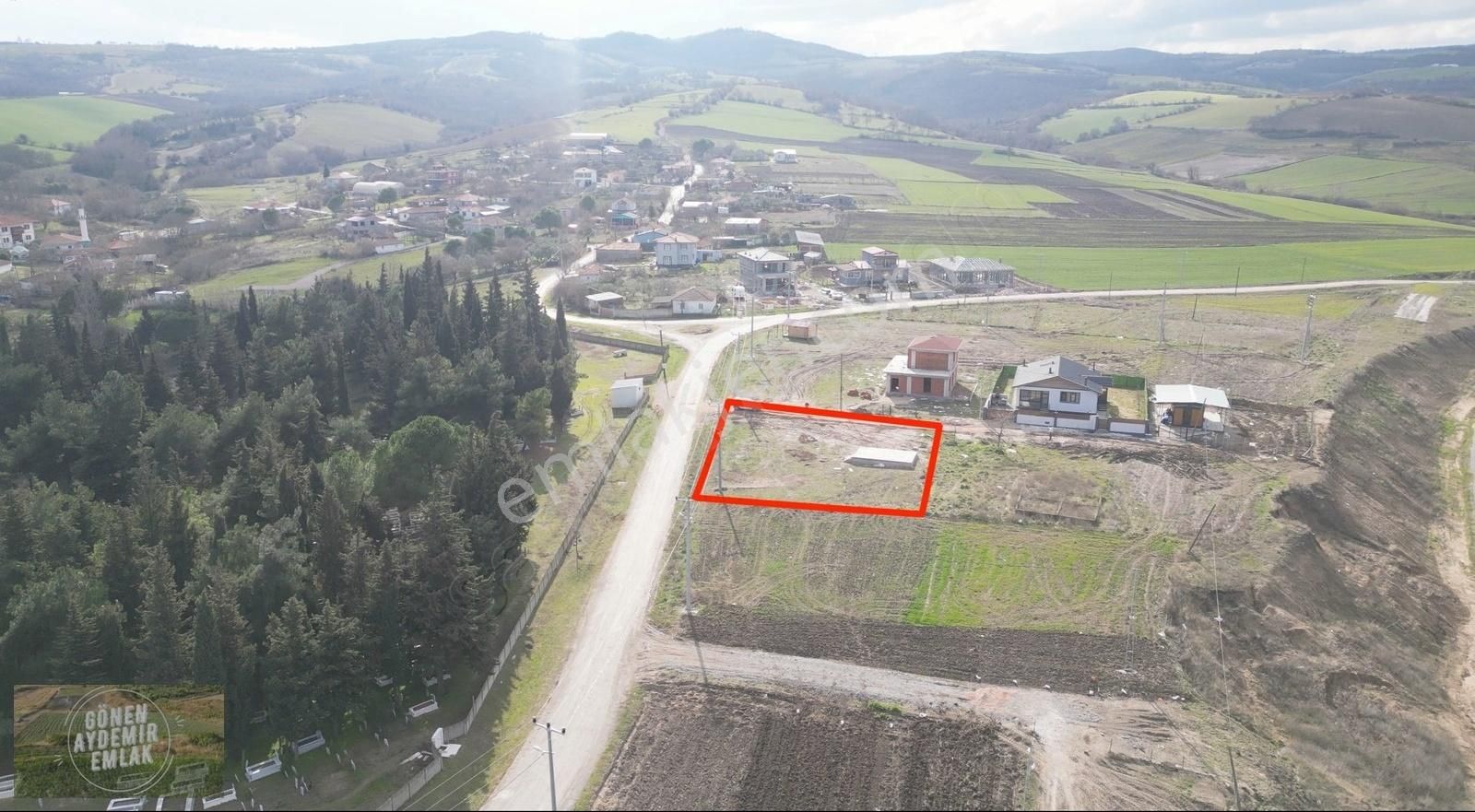 Gönen Bayramiç Satılık Konut İmarlı Göl Manzaralı 584 M2 Arsa