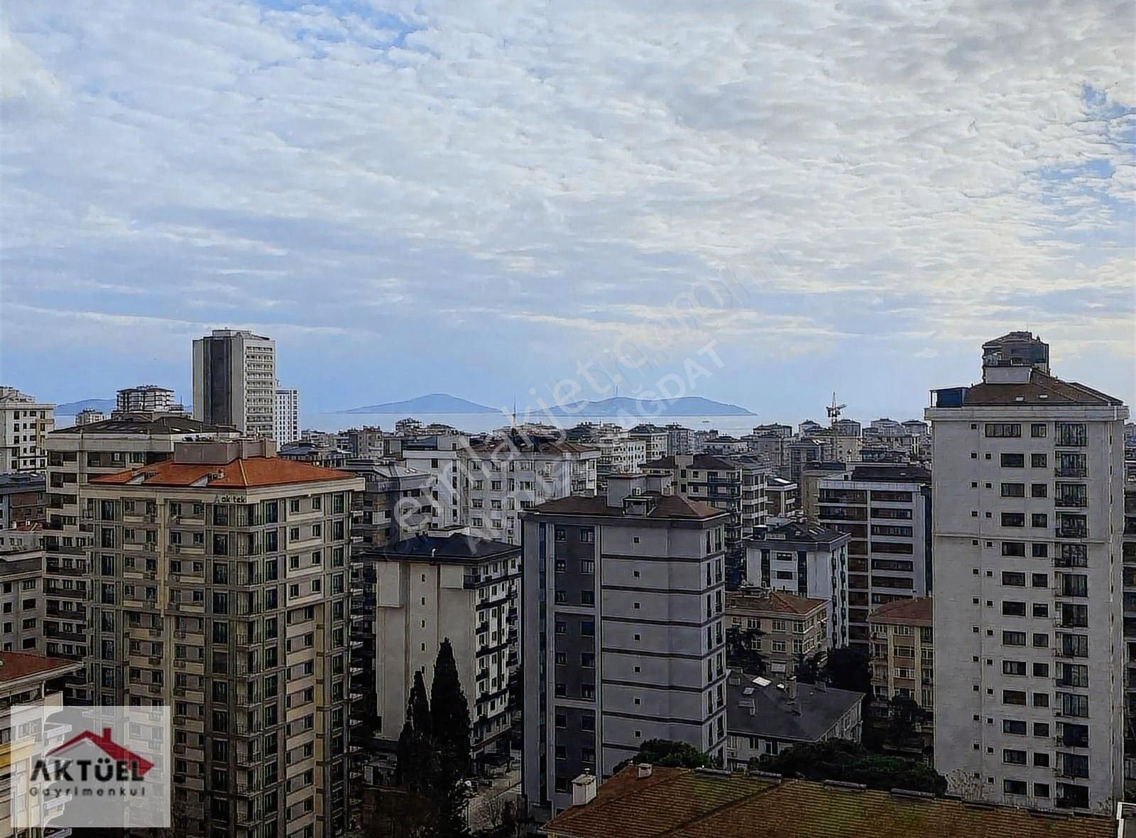 Kadıköy Göztepe Satılık Daire Göztepe'de Deniz Manzaralı Bağdat'a Yakın 140 M2 Balkonlu 3+1