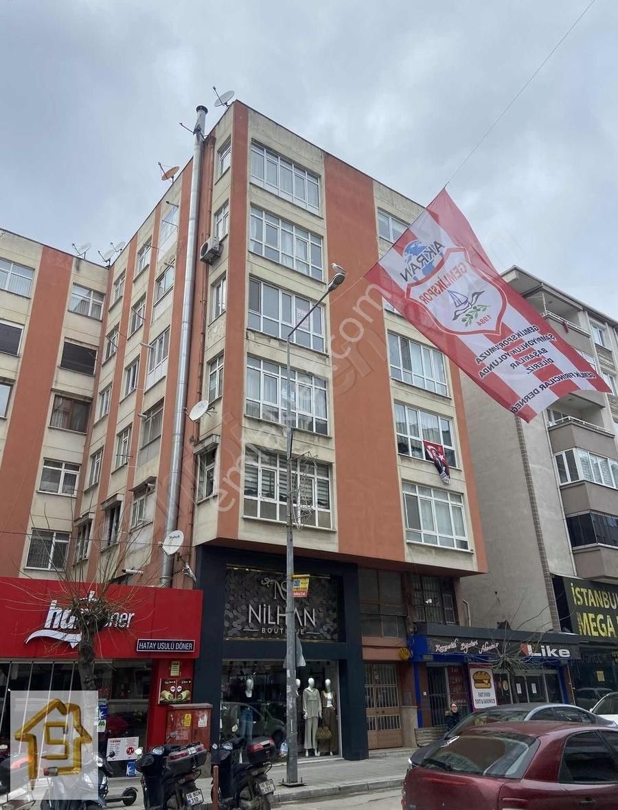 Gemlik Dr. Ziya Kaya Satılık Daire Soylu'dan İstiklal Cd. Cephe 2+1 Kombili Asansörlü Daire