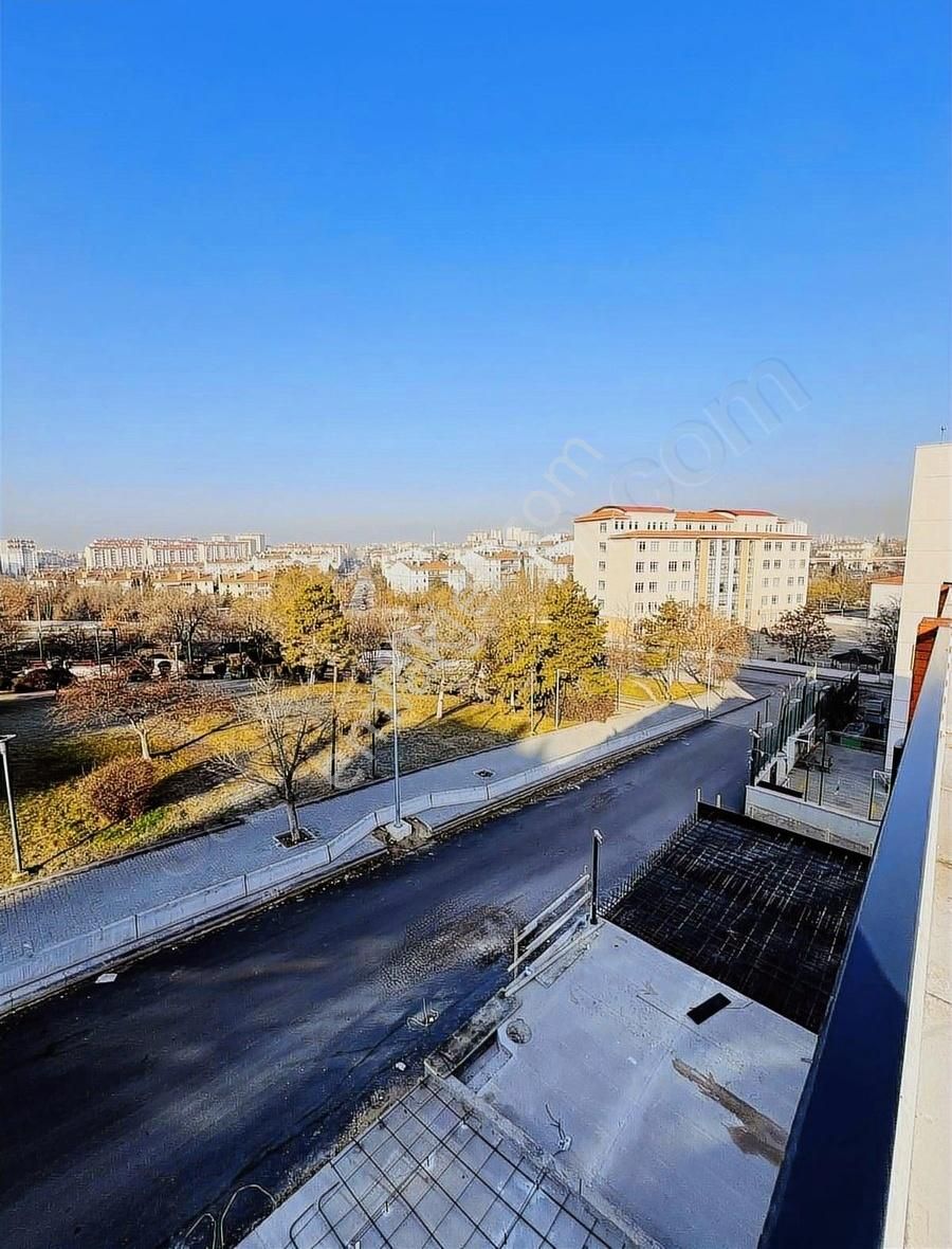 Yenimahalle Uğur Mumcu Kiralık Daire Batı Port İş Merkezinde Kiralık 1+1 Daire/işyeri