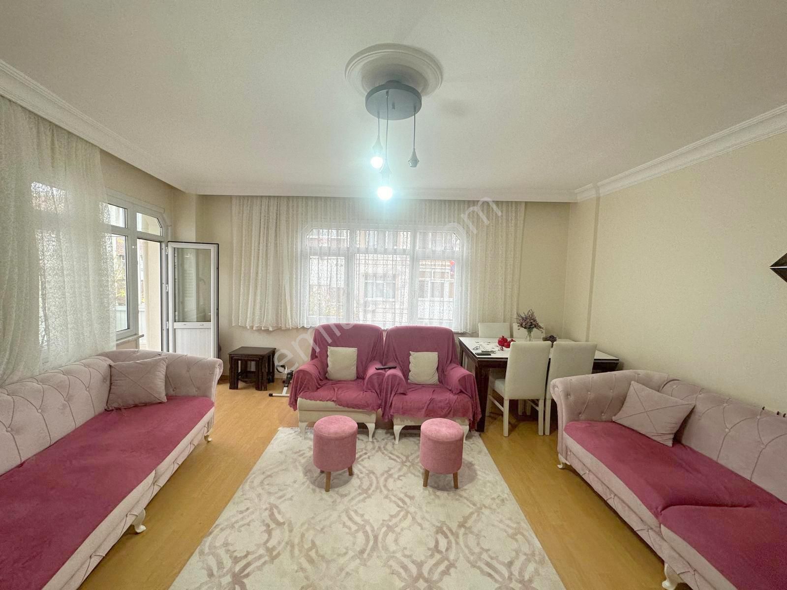 Bakırköy Osmaniye Satılık Daire Osmaniye Çarşı İçinde Arakat 3+1 120m2 Satılık Daire