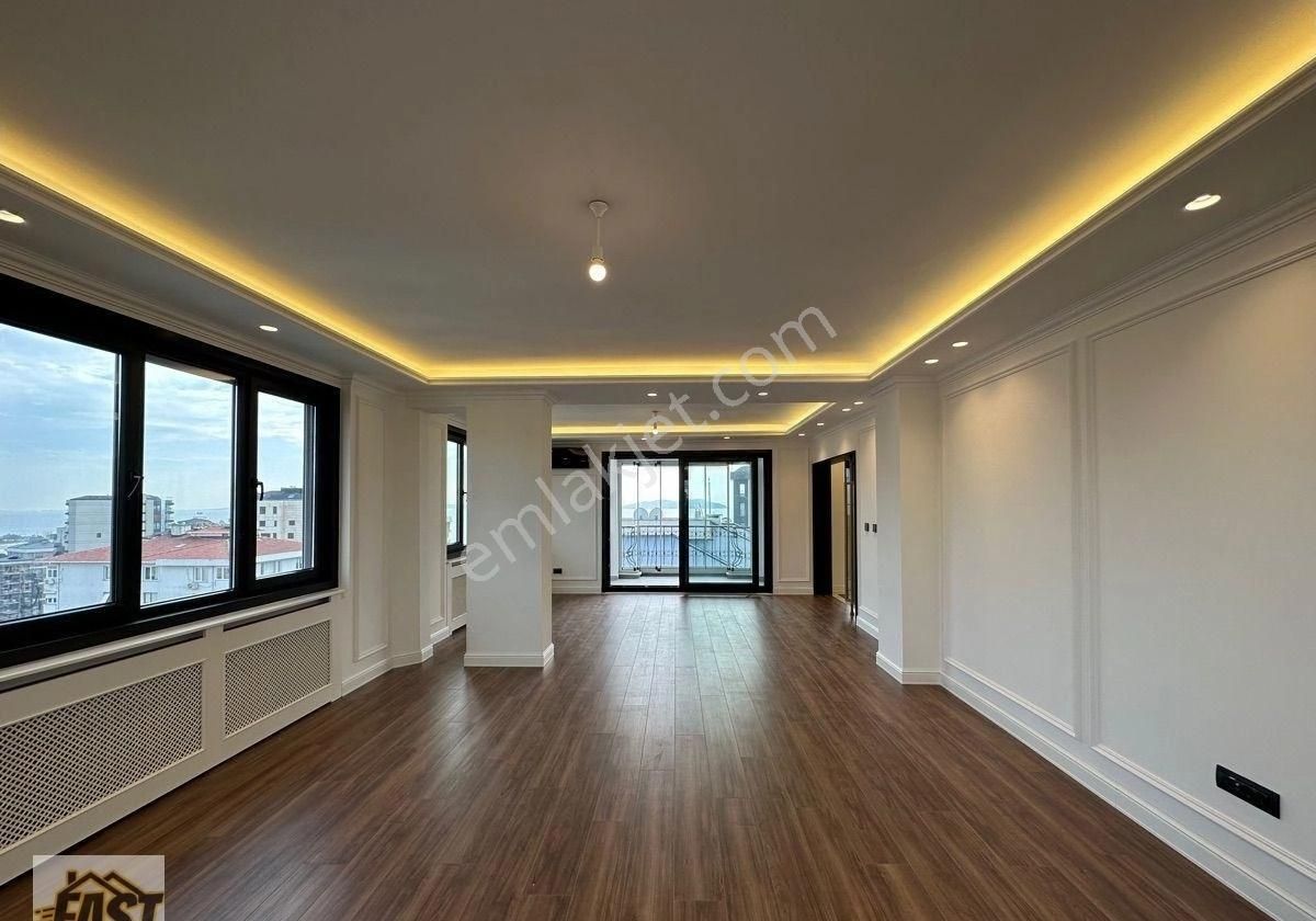 Kadıköy Caddebostan Satılık Daire Fast Gayrimenkul - Caddebostan Sahilde Katta Tek Net:170m2 Deniz Manzaralı 5+1 Düz Daire