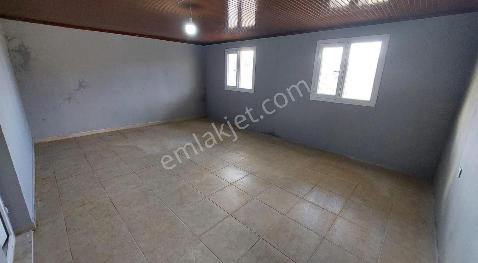 Kuşadası Cumhuriyet Kiralık Daire Kuşadası Merkezde 2+1 Teraslı Kiralık Daire