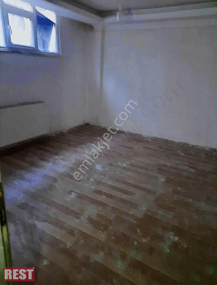 Esenyurt Osmangazi Kiralık Daire Büyük 2+1 Bahçe Katı