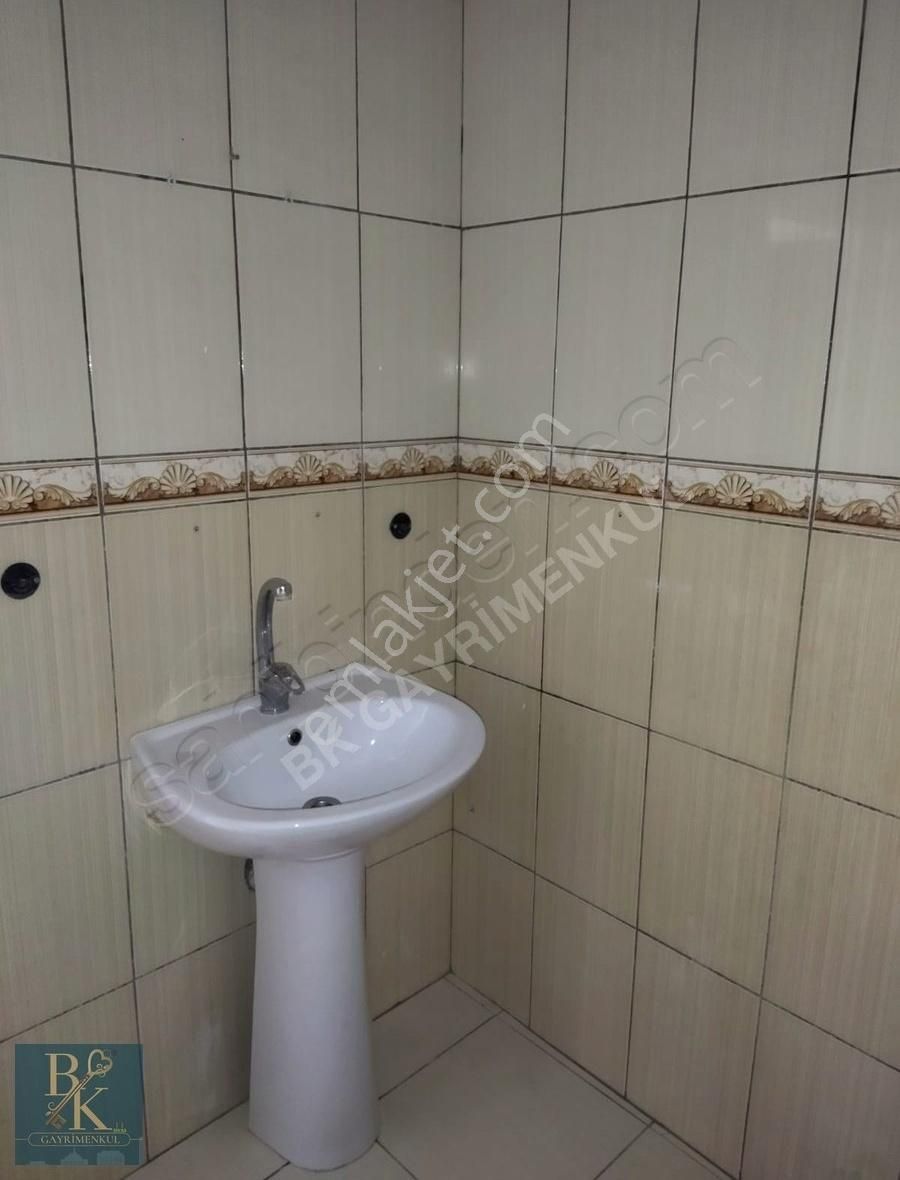 Sivas Merkez Demircilerardı Satılık Daire Bk Gayrimenkul'den Çarşı Merkezde Satılık 3+1 Daire