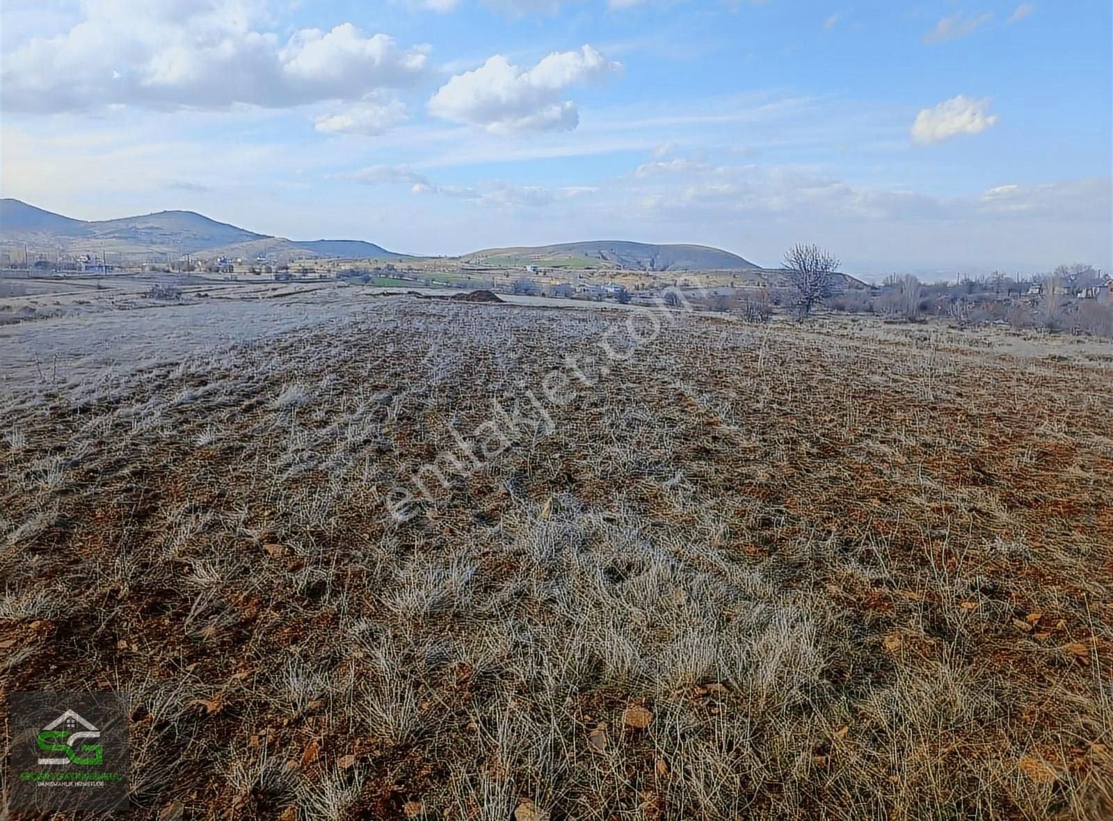 Sivrice Gözeli Köyü (Esaflar) Satılık Tarla Elazığ Satılık Tarla 4100 M2 Resmi Yolu Var Araba Takas Olur