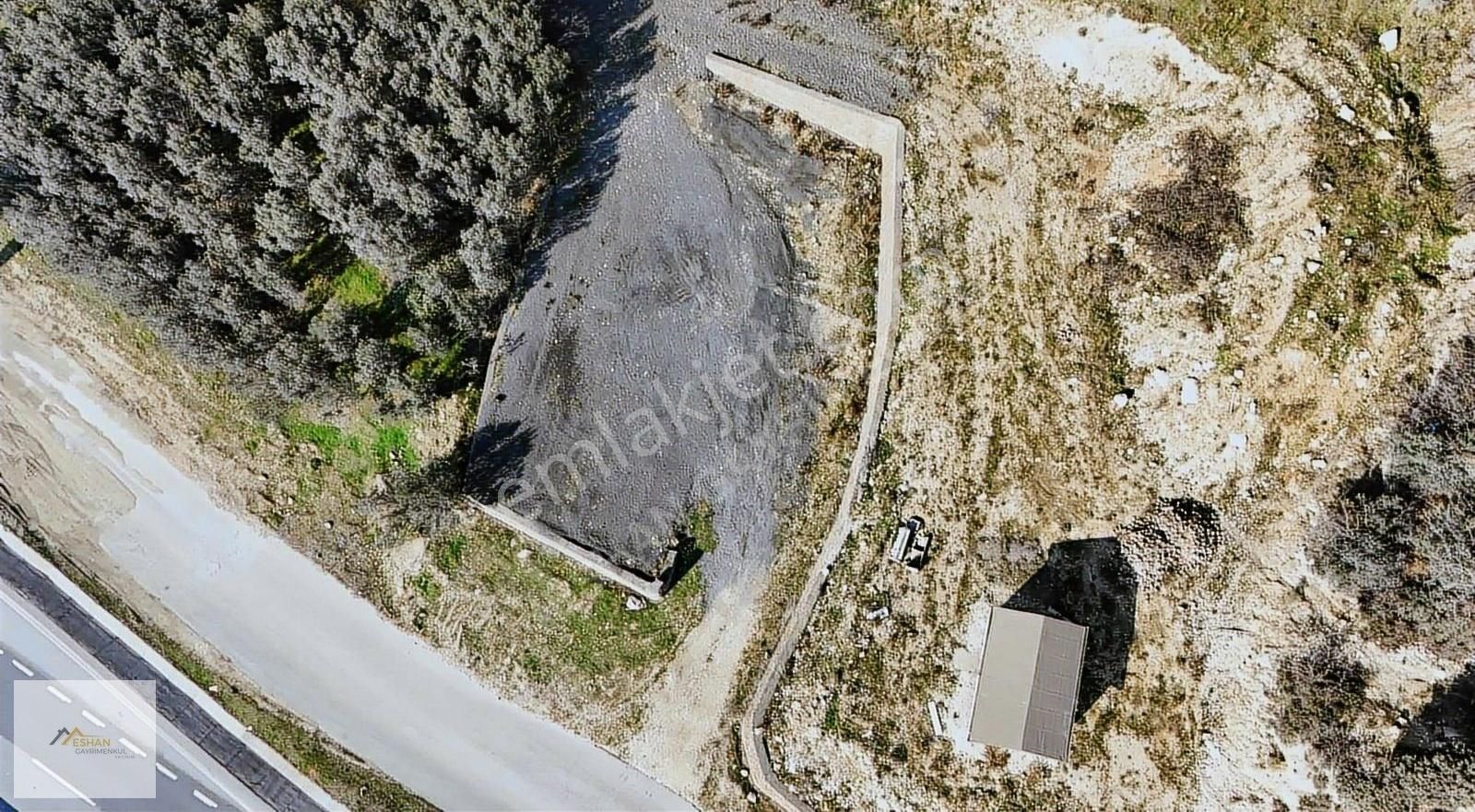 Kocaeli Körfez Herekede 1827m2 Tır Ve Makine Parkı İmarlı Arsa