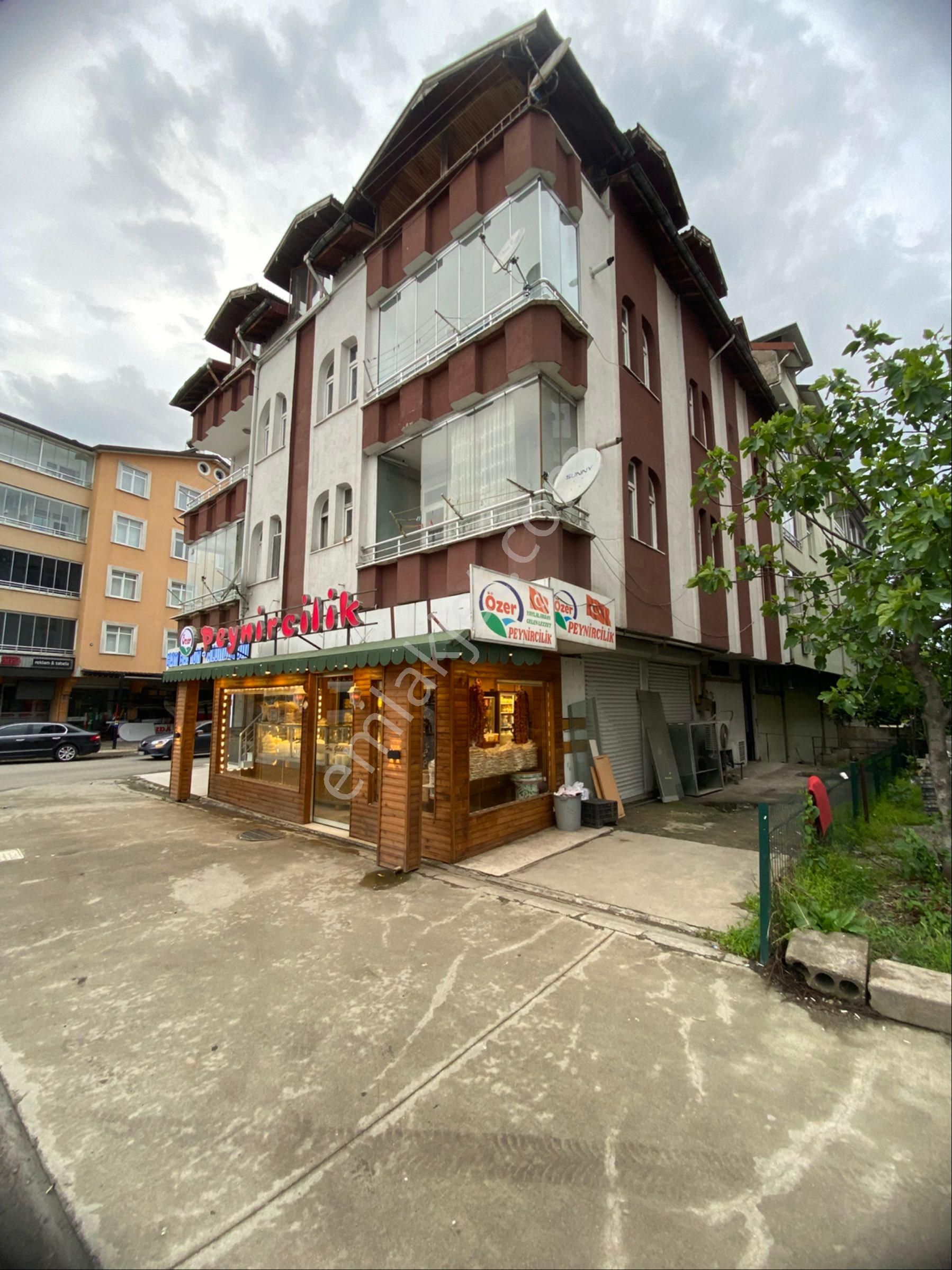 Çelebi Kent Karşısı Köşe Başında Satılık 2+1 Daire
