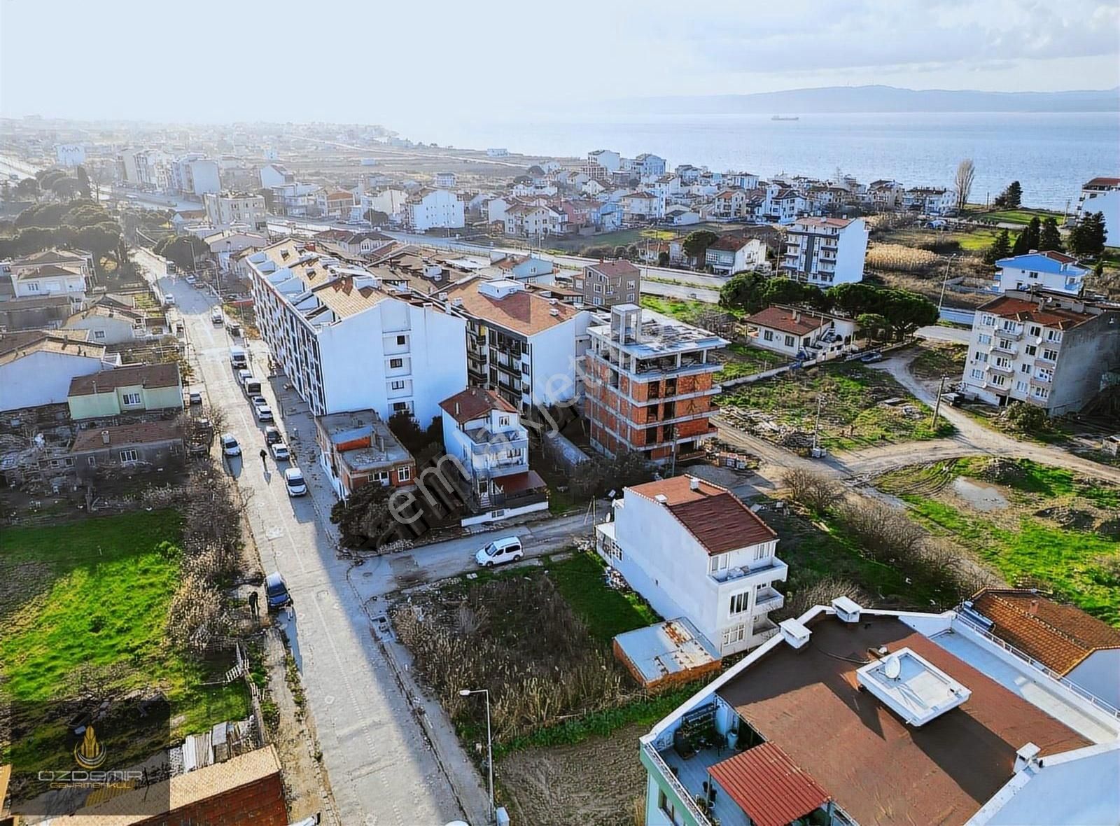 Lapseki Çardak Bld. (Gaziyakupbey) Satılık Konut İmarlı Tam Merkezi Konumda Cadde Cepheli 5 Kat Konut İmarlı Müstakil