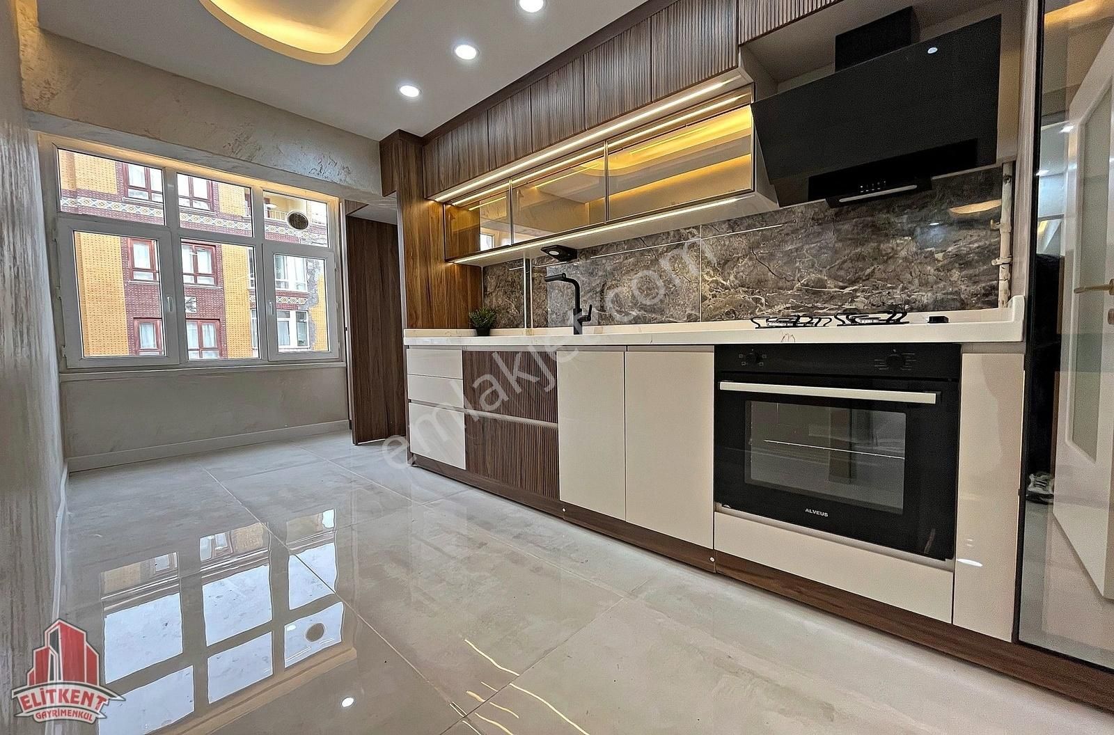 Etimesgut Elvan Satılık Daire Elitkent Emlak 3+1 125 M2 Geniş Köşe Başı Özel Tasarım Daire