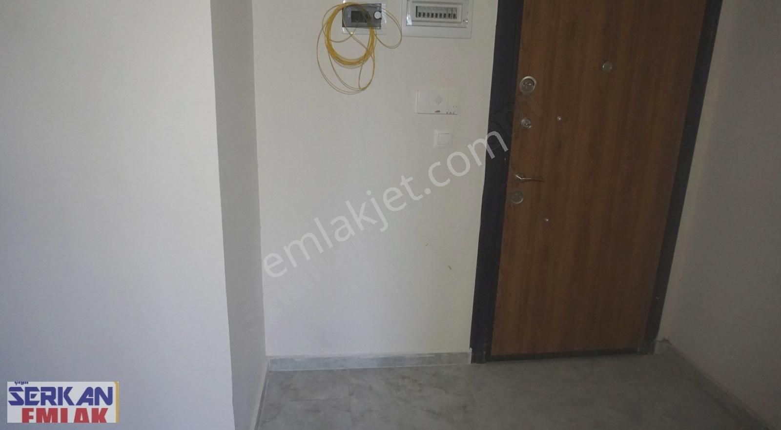 Menemen Irmak Kiralık Daire Asarlıkda Kiralık Yüzme Havuzlu+otoparklı Sitede+doğalgazlı 2+1