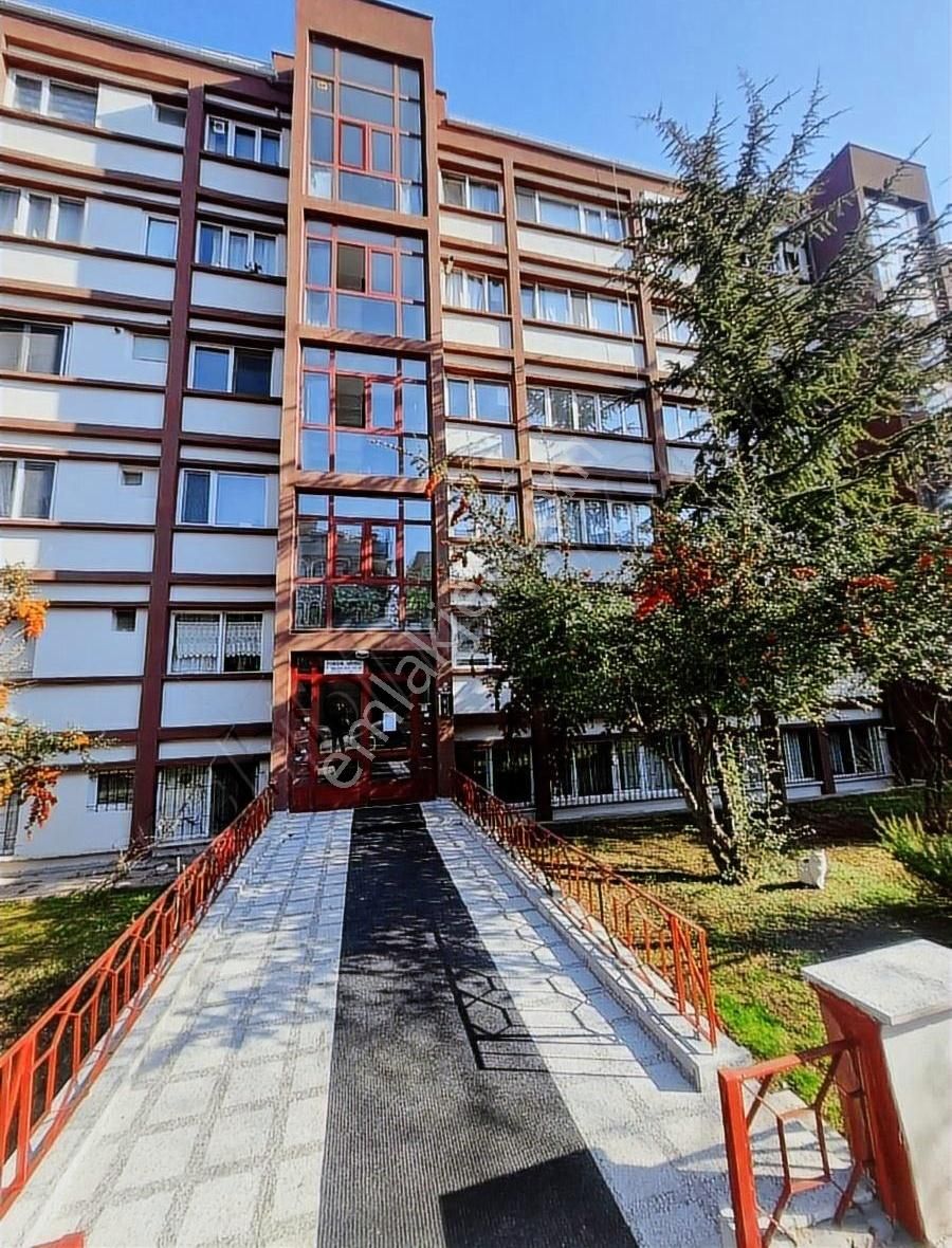 Çankaya Aziziye Satılık Daire Ayrancı Da Zeminle 3 Kat 2+1 Doğu,batı, Otoparklı