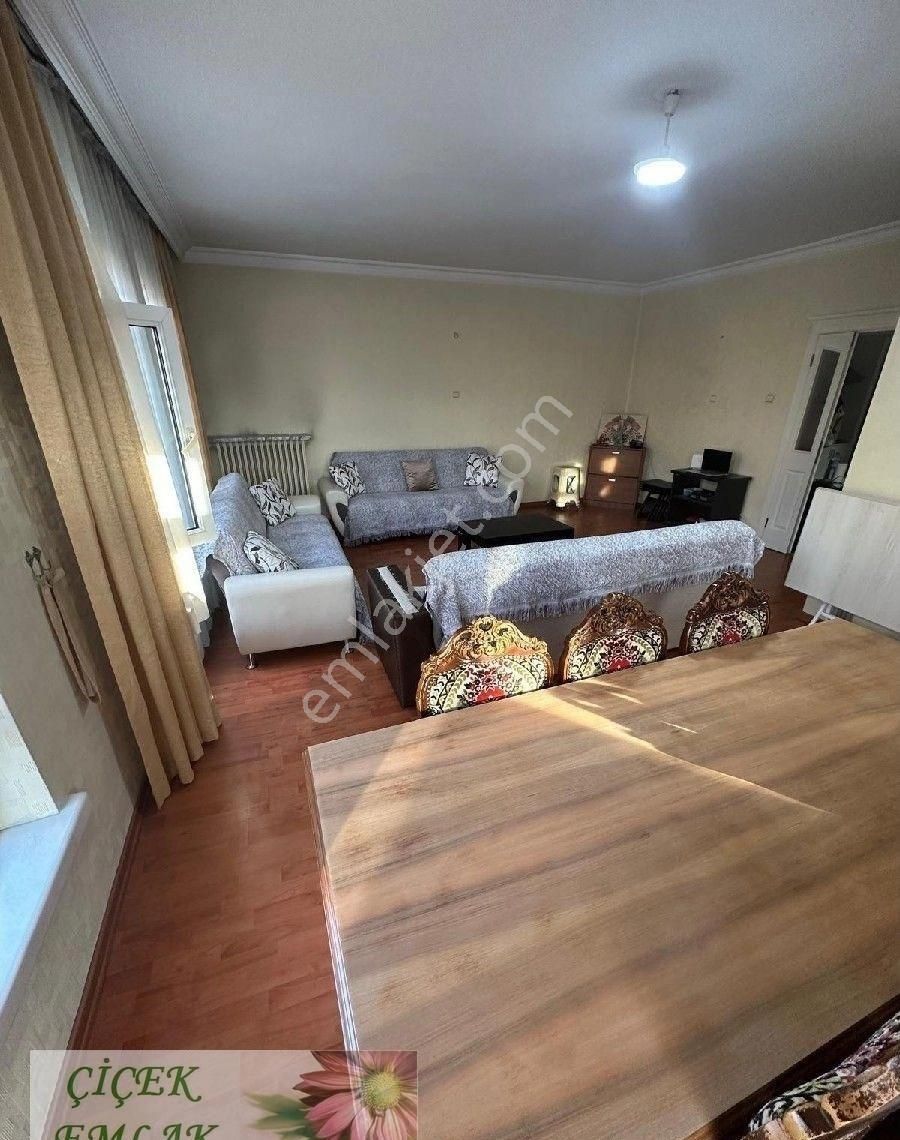 Çankaya Yukarı Bahçelievler Kiralık Daire Çiçek Emlak'tan Bahçelievler'de Katta Eşyalı Kiralık Daire