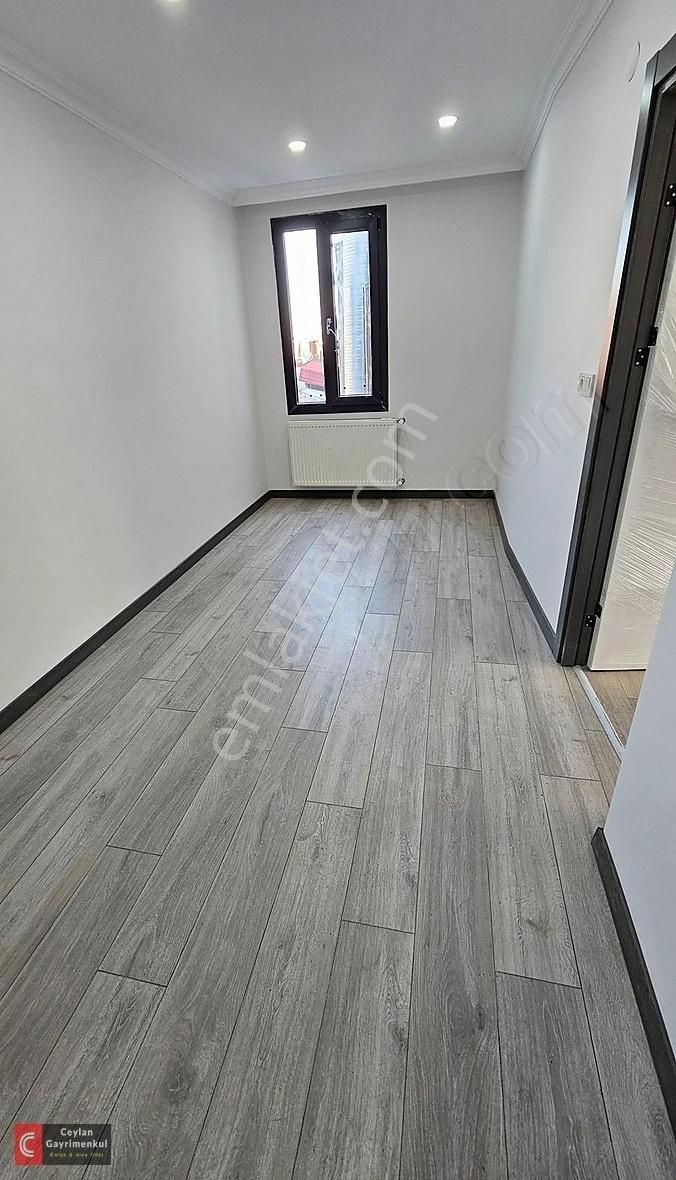 Bahçelievler Hürriyet Satılık Daire Hürriyet Mh.sıfır Binada 4+2 Kat Mülkiyetli,iskanlı 160 M2 Daire