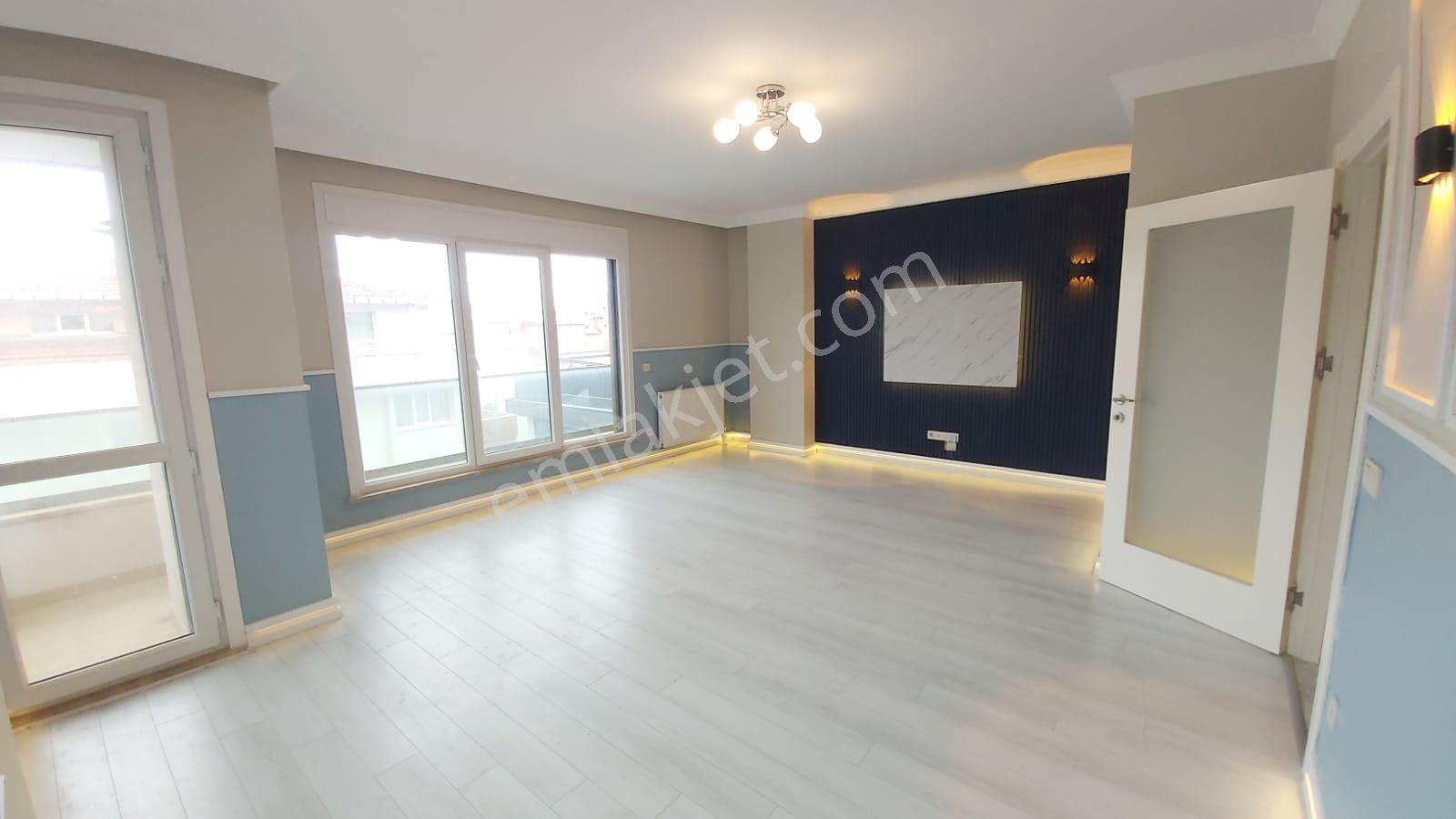 Maltepe Yalı Satılık Daire Yalı Mahallesinde 4 Yıllık Binada Deniz Manzaralı 130 M² Daire