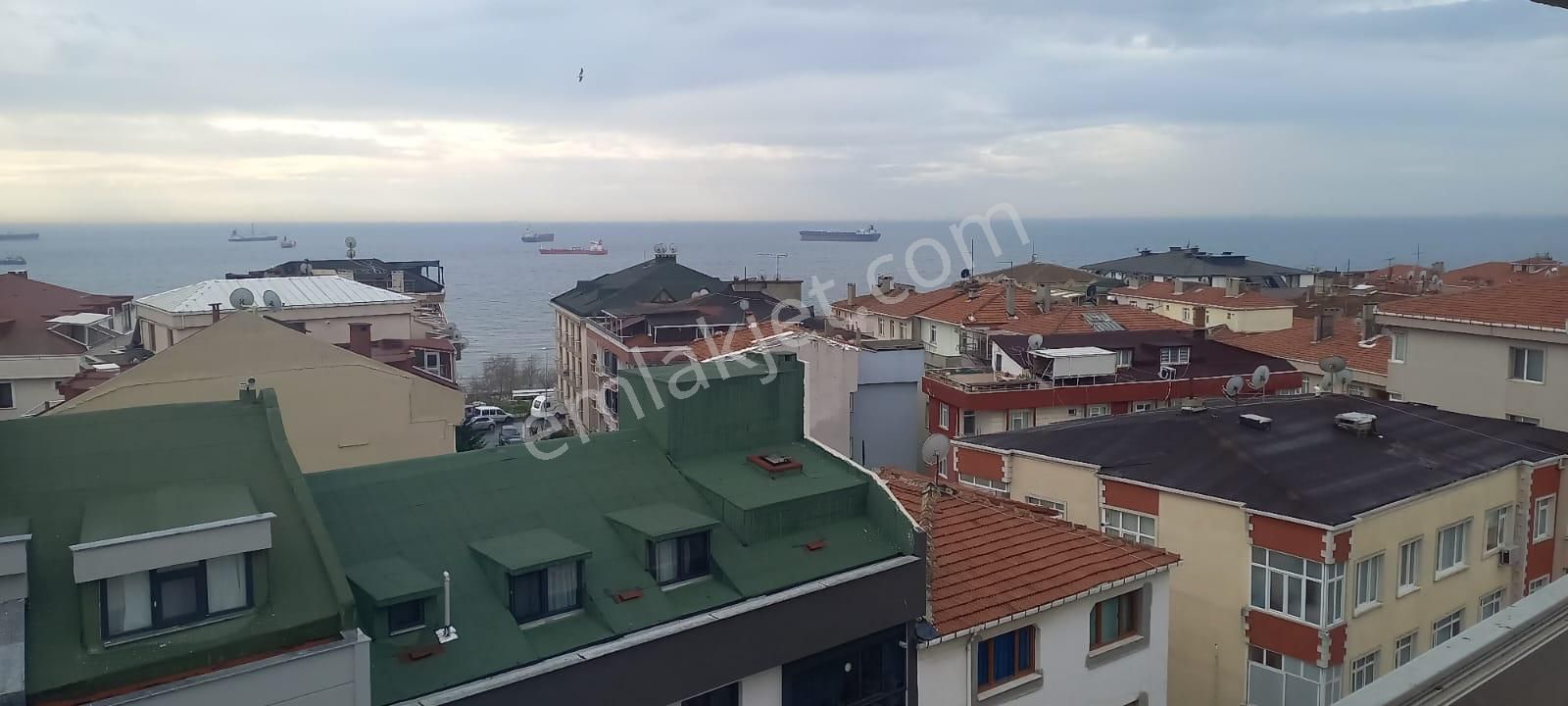 Avcılar Denizköşkler Satılık Daire Denizköşklerde 3+1 125 M2 Deniz Manzaralı Kullanışlı Daire