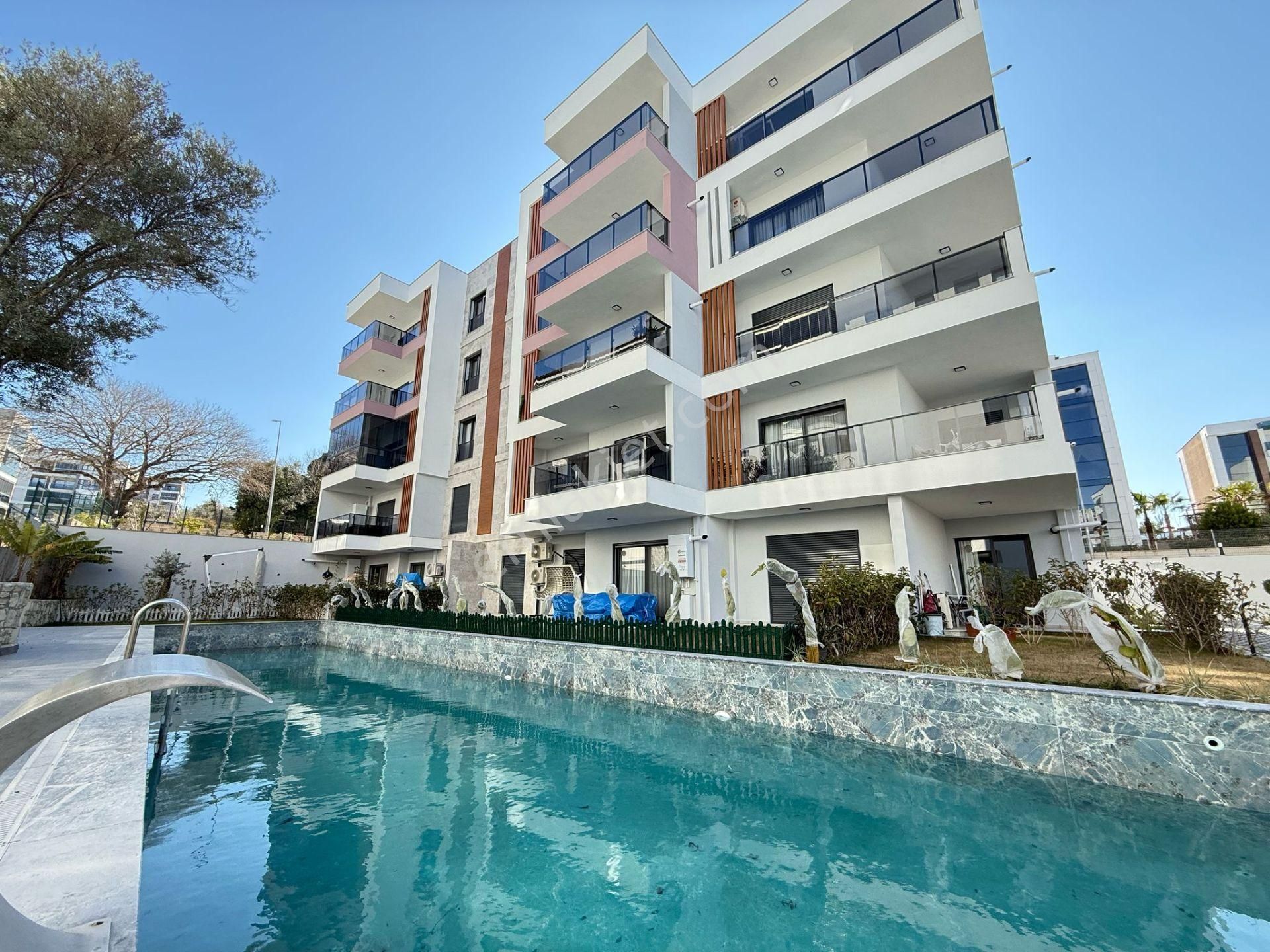 Merkezi Konum-7/24 Guvenlık-acık/kapalı Havuz-otopark-hamam-sauna-yerden Isıtma-yeni-lüx-2+1 - Görsel 3