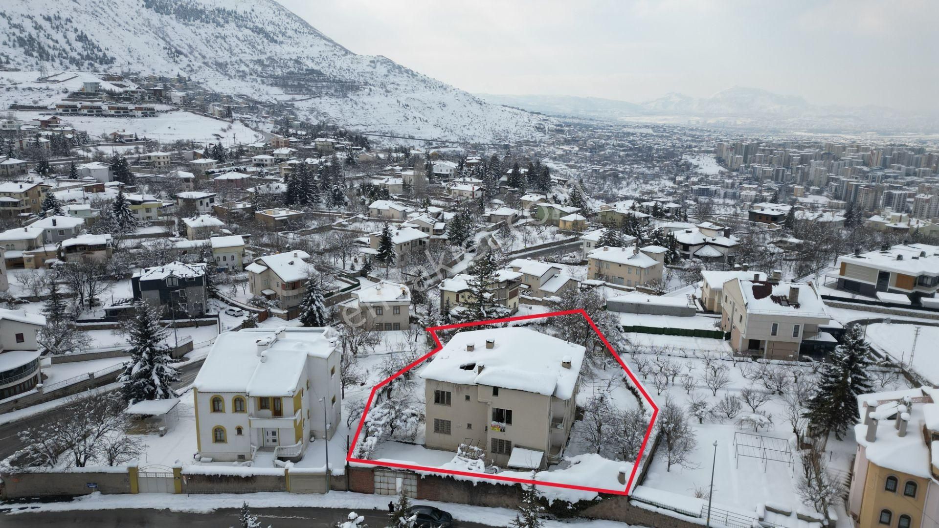 Talas Yukarı Satılık Villa Talas Yukarı Da Yatırımlık 1638 M2 Temiz Parselli 6+2 Villa