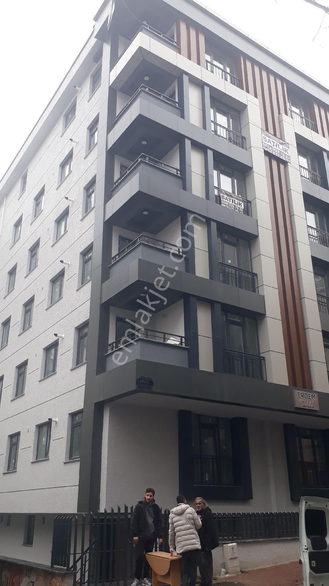 Bahçelievler Şirinevler Kiralık Daire S.evler Merkezde Sıfır Ebeveyn Banyolu 3.kat Lüx Daıre