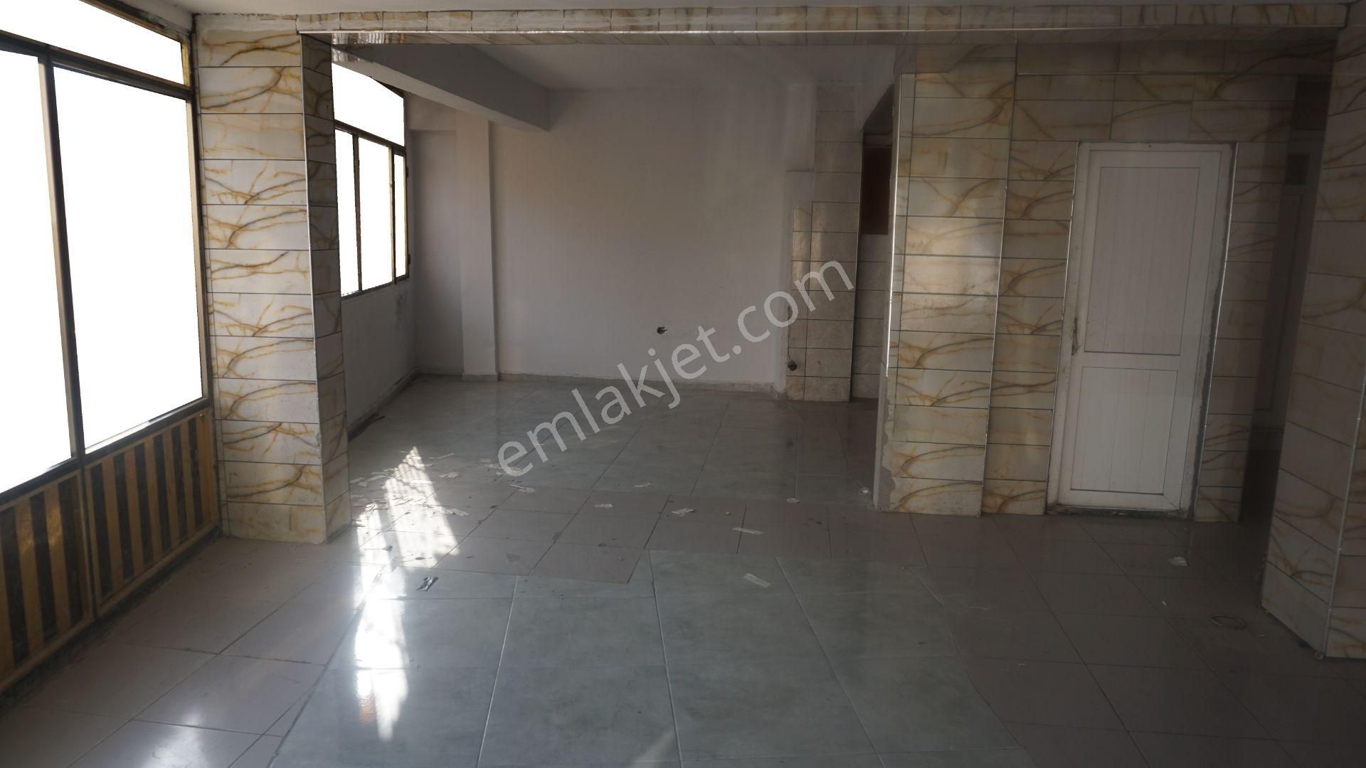 Çiğli Küçük Çiğli Kiralık Depo Çiğli K.çiğli De Kiralık 80 M2 Dükkan Çiğli Serkan Emlak Dan