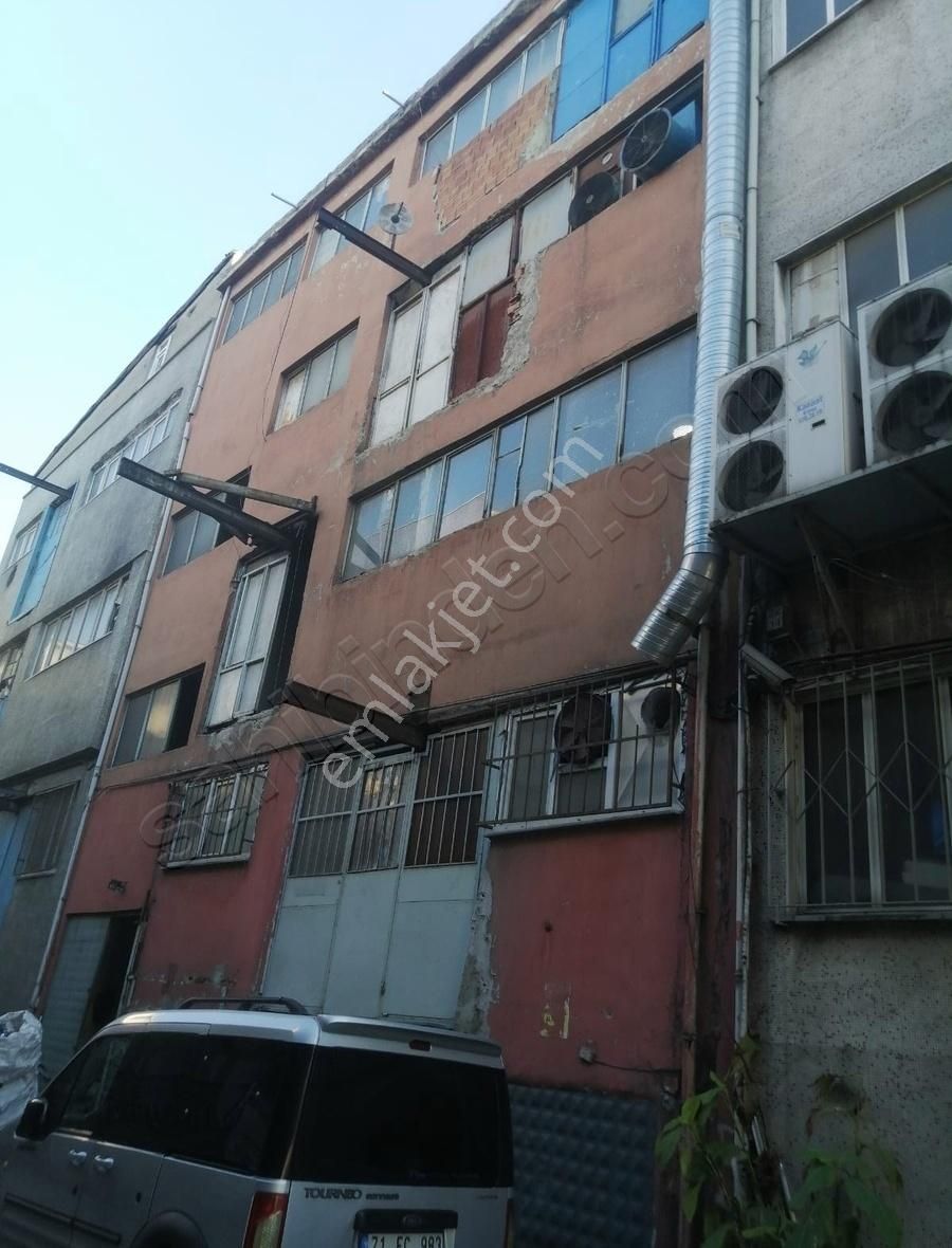 İstanbul Bayrampaşa Satılık Genel Murat Mahallesi Sanayi Bölgesinde 880 M2 Komple Bina