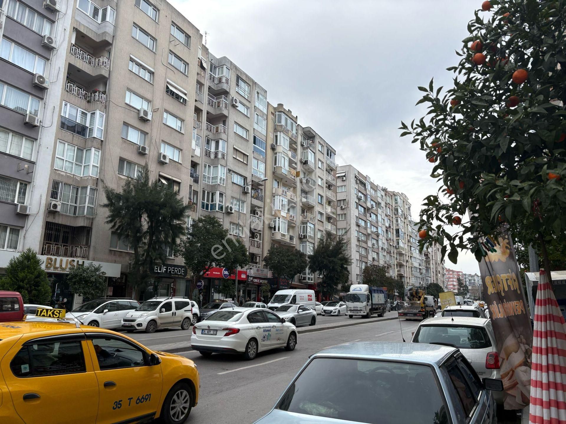 Konak Altıntaş Satılık Daire İnönü Cad. Üzeri Asansörlü Doğalgazlı Ara Kat Deniz Manzaralı Satılık Daire