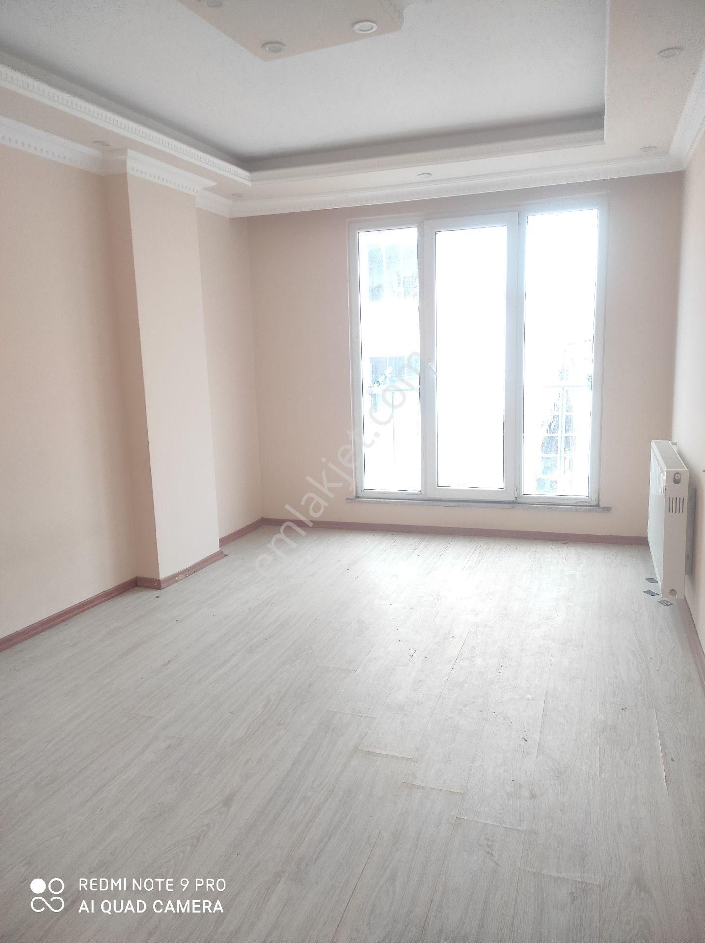 Esenyurt Selahaddin Eyyubi Metrobüse Yakın Kiralık Daire Esenyurt Selahaddin Eyyubi De 1+1 Aile Apartmaninda Kiralik Daire