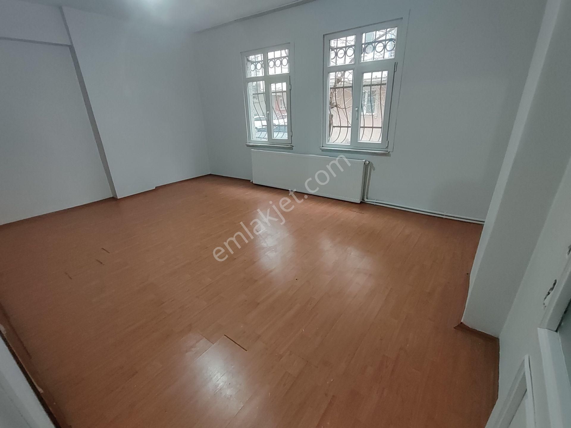 Bahçelievler Soğanlı Kiralık Daire Bahçelievler Soğanlı Mahallesinde Fusün Yönder Lisesine Yakın 3+1 130 M2 Kiralık Daire