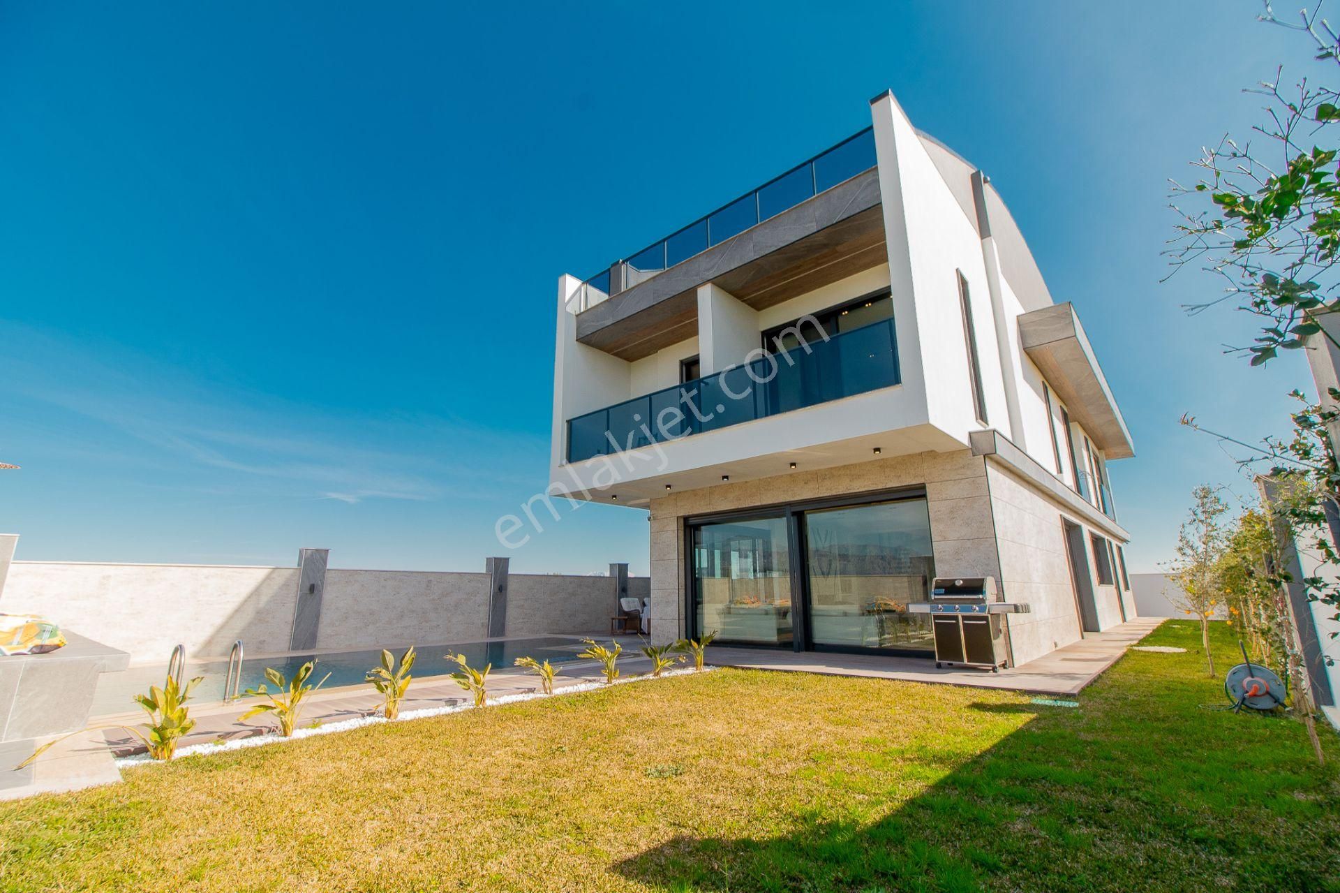 Antalya Döşemealtı Yeşilbayır'da 7+1 Satılık Ultra Lüks Villa - Görsel 3