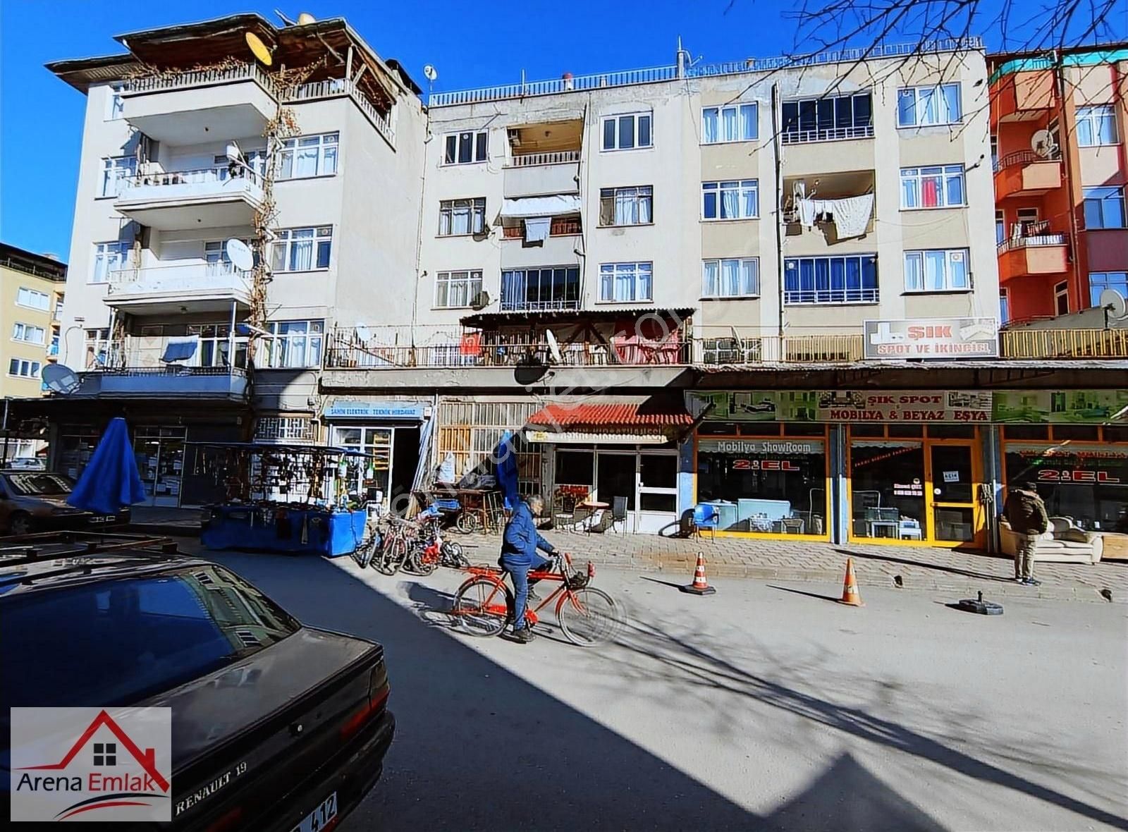 Turhal Yavuz Selim Satılık Daire Arena Emlak'tan Hesaplı Merkezde Daire