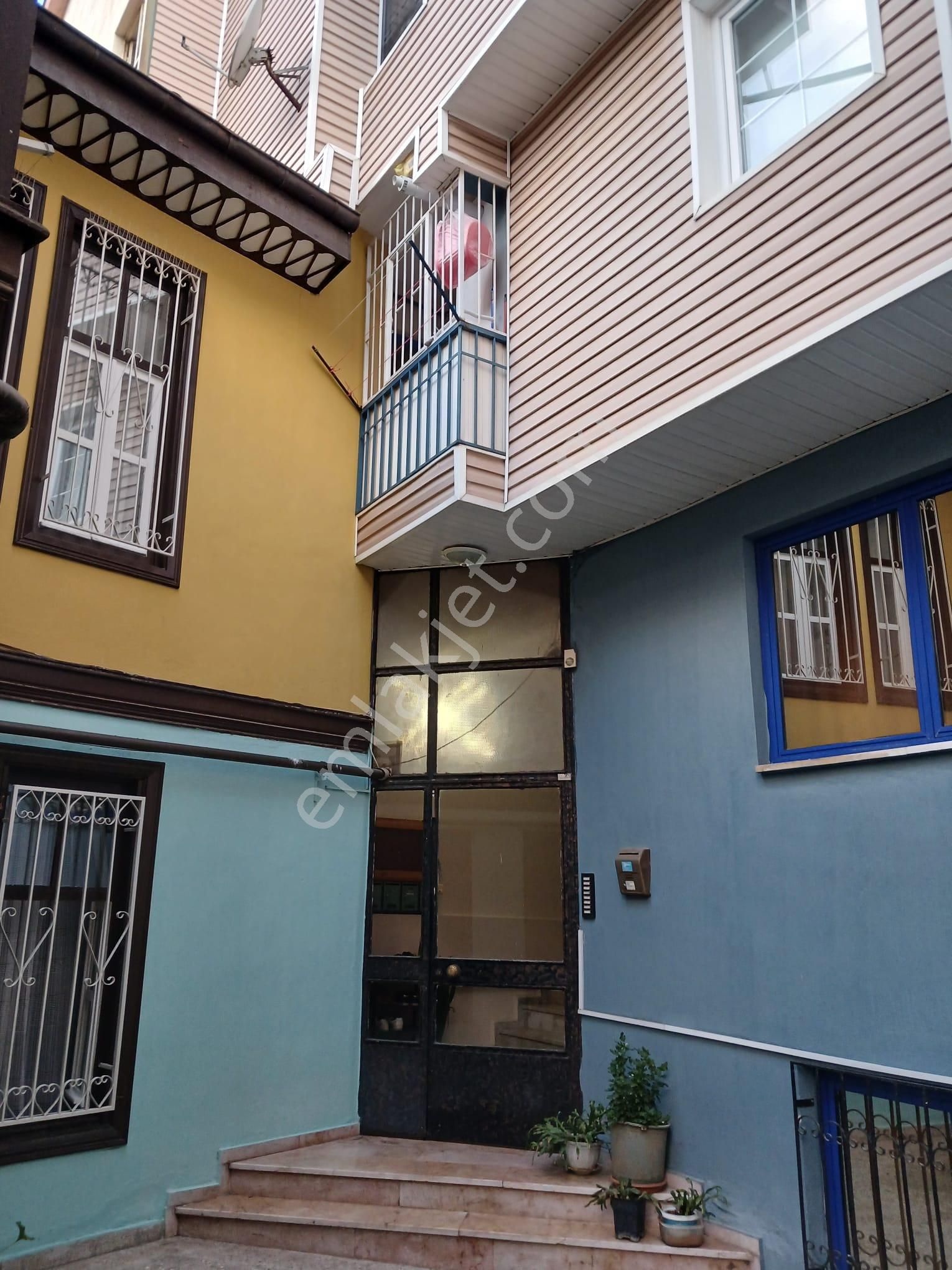 Bursa Merkezde Çok Özel Satılık Tarihi Daire - Görsel 3