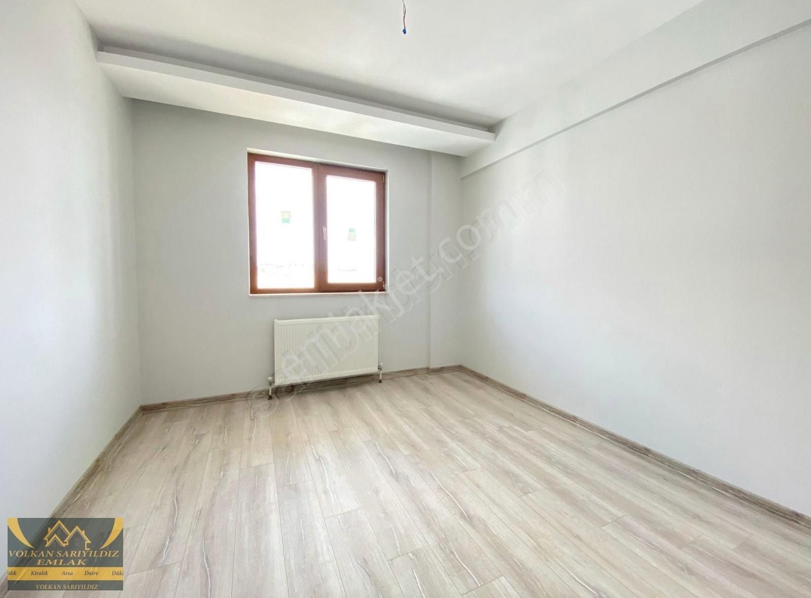 Pursaklar Saray Cumhuriyet Kiralık Daire Volkan Sarıyıldız Emlaktan Cadde Üzeri Kapalı Garajlı 4+1