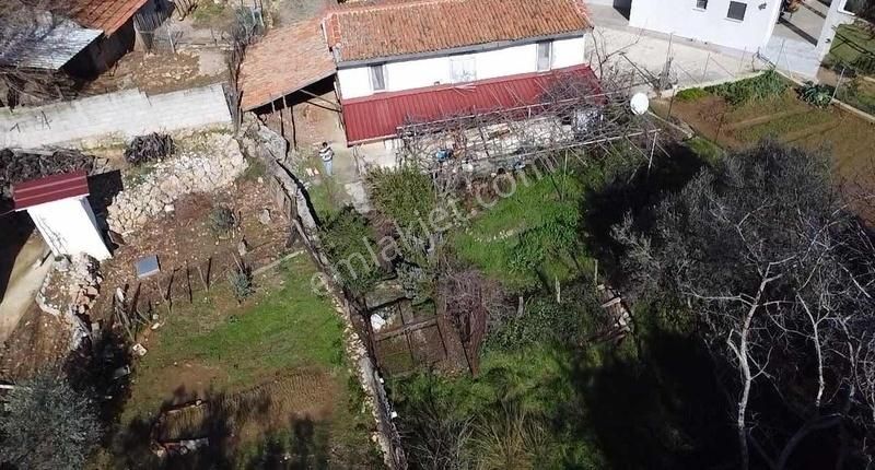 Menteşe Kuyucak Satılık Tarla Kuyucakta Fırsat Arsa 250 M2 İnşaat İzni İçinde 2 Katlı Evi Var