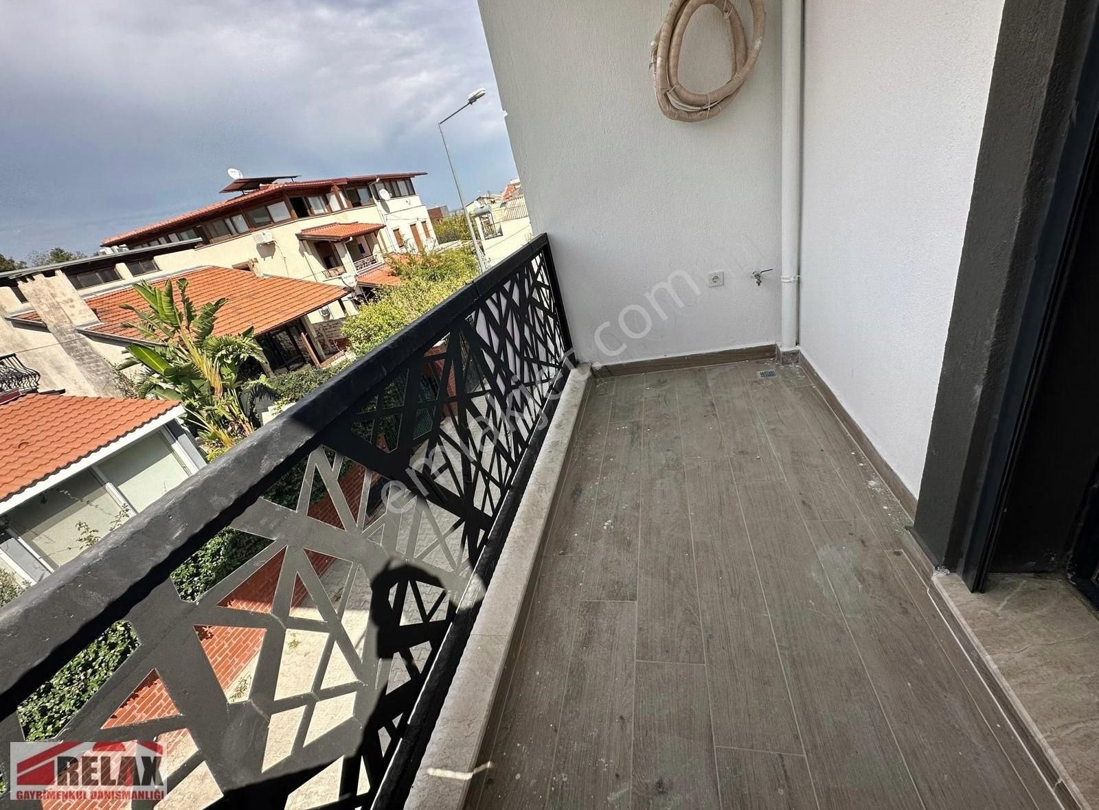 Urla Denizli Satılık Villa Relax Gayrimenkulden 3+1 Denize 30 Adım Mesafede Sıfır Villa