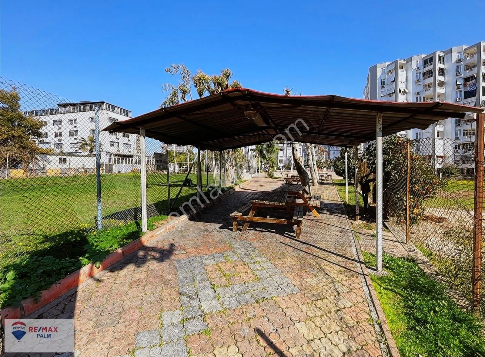 Mezitli Davultepe Satılık Daire Remax Palm'den Şoray 2 Sitesi'nde Satılık 1+1 Daire