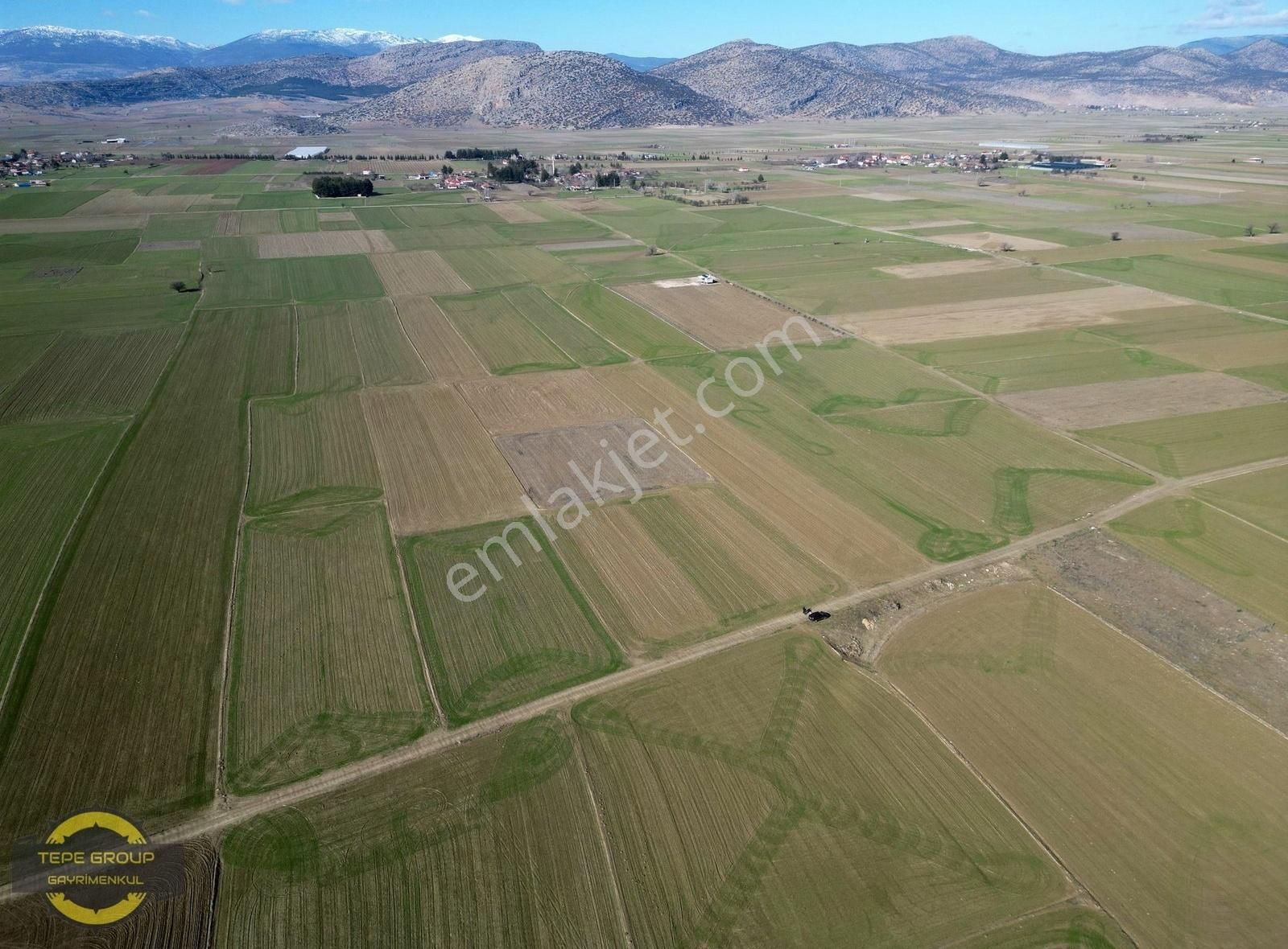 Korkuteli Çaykenarı Satılık Tarla Korkuteli Çaykenarı 4411 M2 Fırsat Fiyat Takaslı Müstakil Tarla