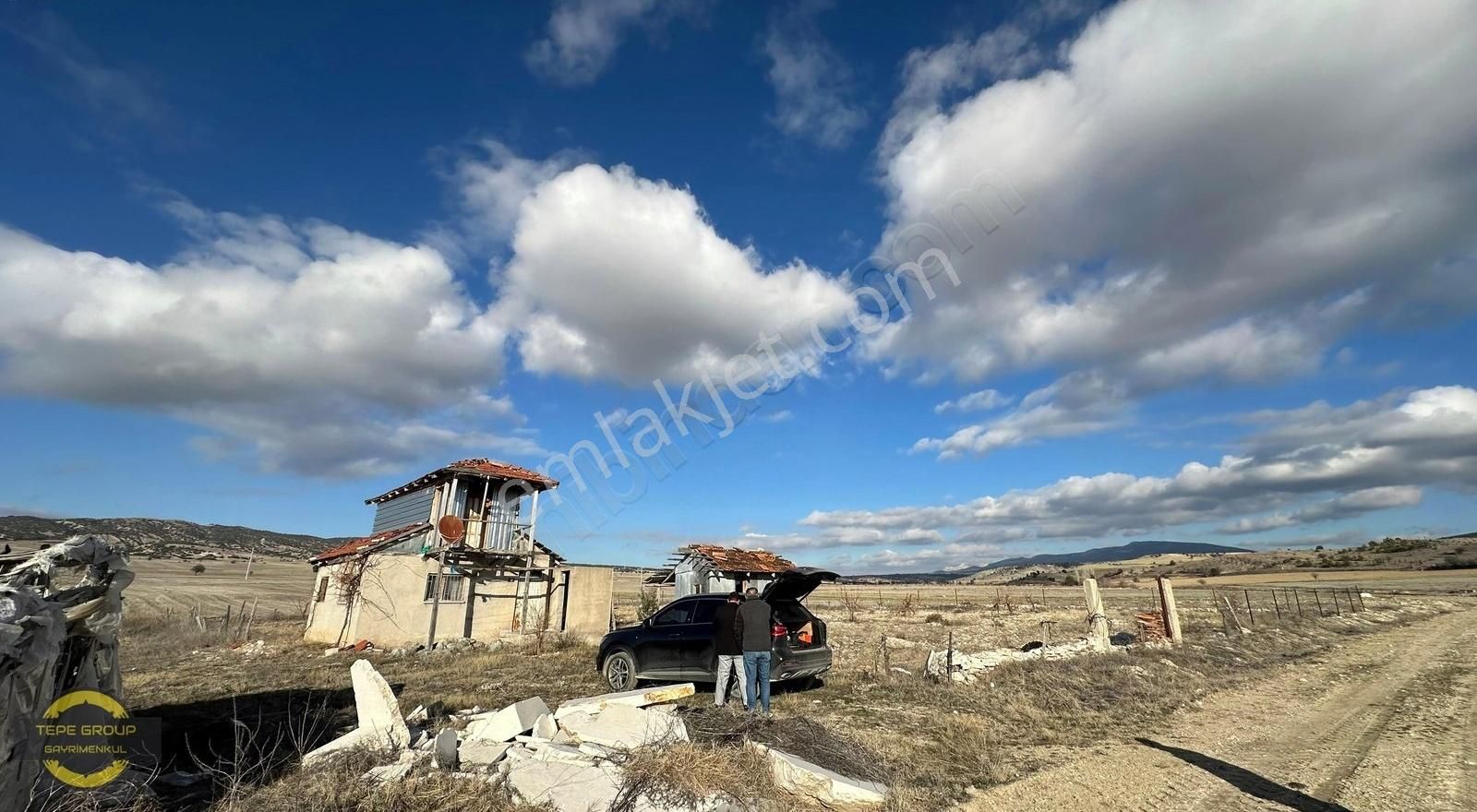 Burdur Merkez Kozluca Köyü (Saray) Satılık Müstakil Ev Burdur Merkez Kozluca'da 2 Katlı Satılık Ev Ve Arsası