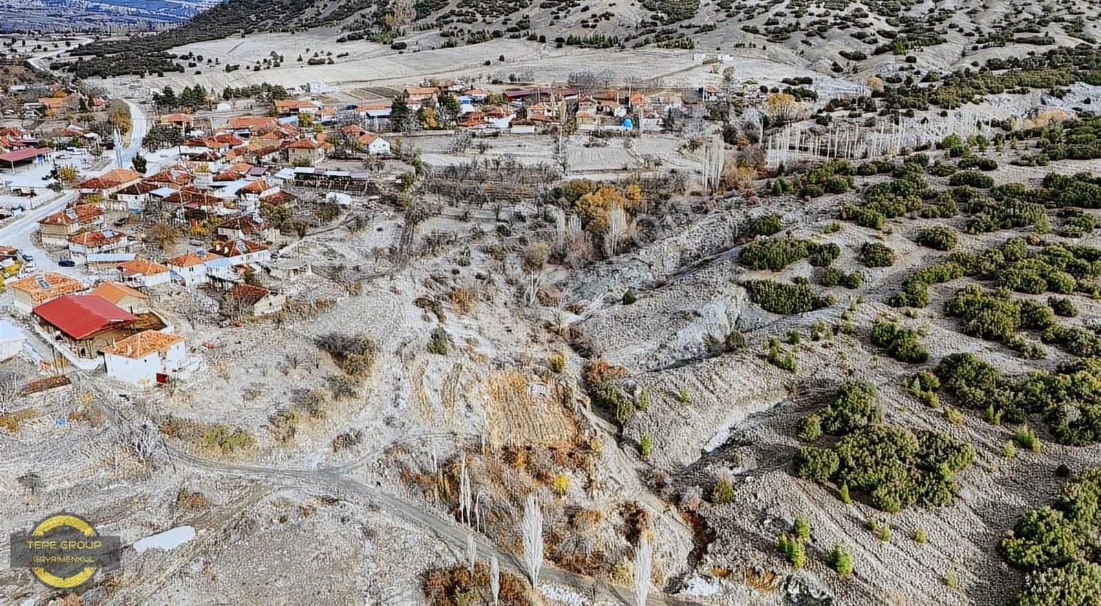 Yeşilova Çardak Köyü Satılık Konut İmarlı Yeşilova Çardakta 1305m2 İki Kat İmarlı Arsa