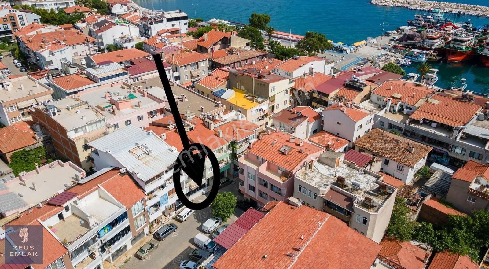 Ayvacık Küçükkuyu Bld. (Sahil) Kiralık Daire Sahil Mahallesinde 2+1 Lüx Eşyalı Denize 35 Metre