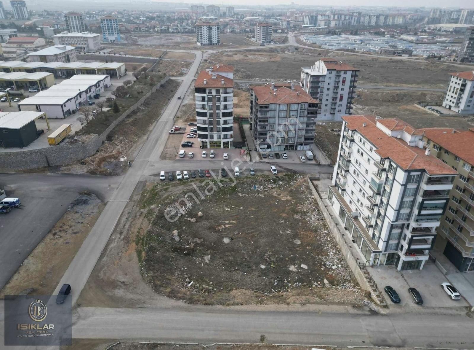 Yeşilyurt Yakınca Satılık Ticari İmarlı Enes Işık 'tan Yakınca Adıyaman Yolunda Satılık İmarlı Arsa