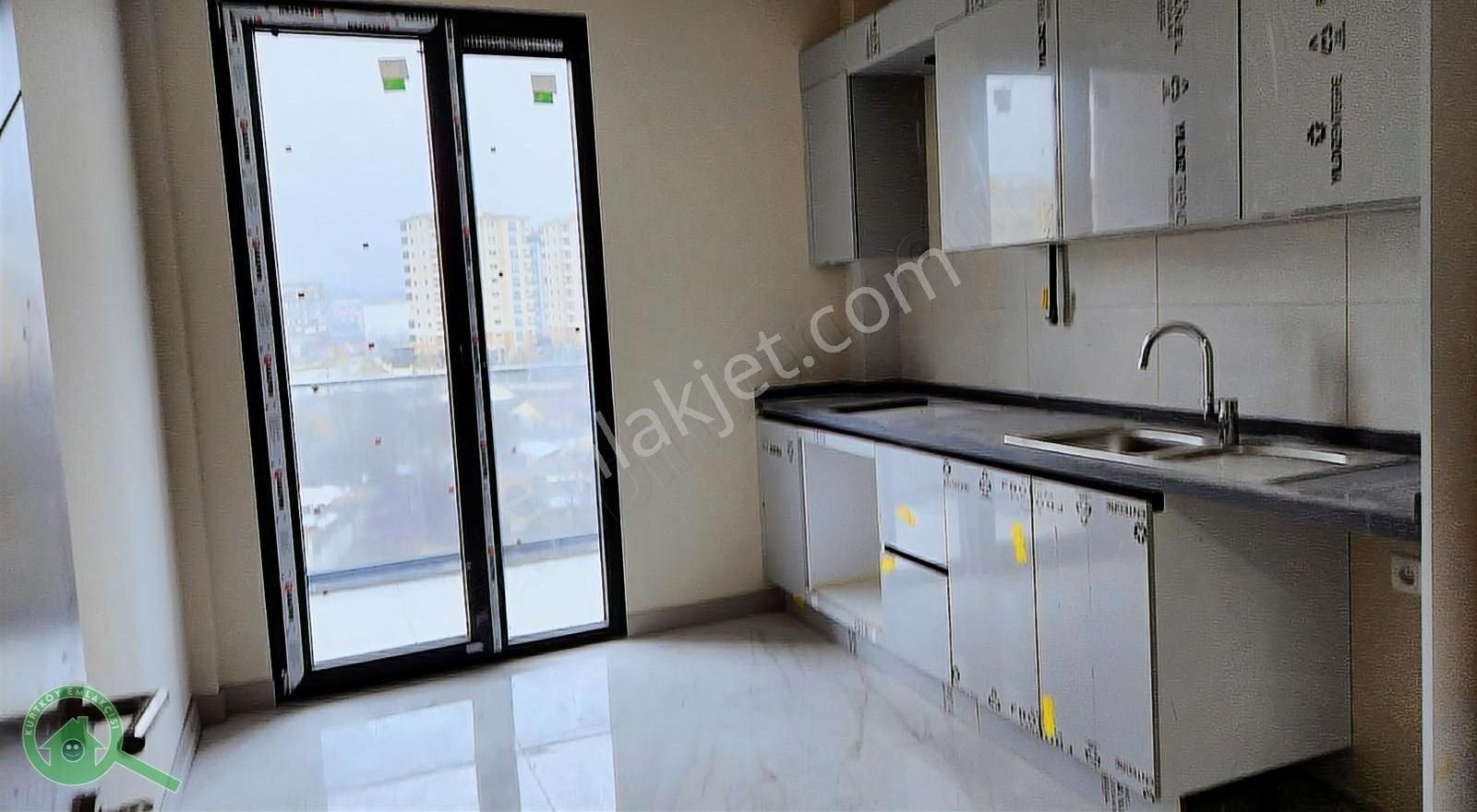 Pendik Çamlık Satılık Daire Kurtköy Mah 2+1 Ebeveyn Banyolu Site İçi Satılık Daire