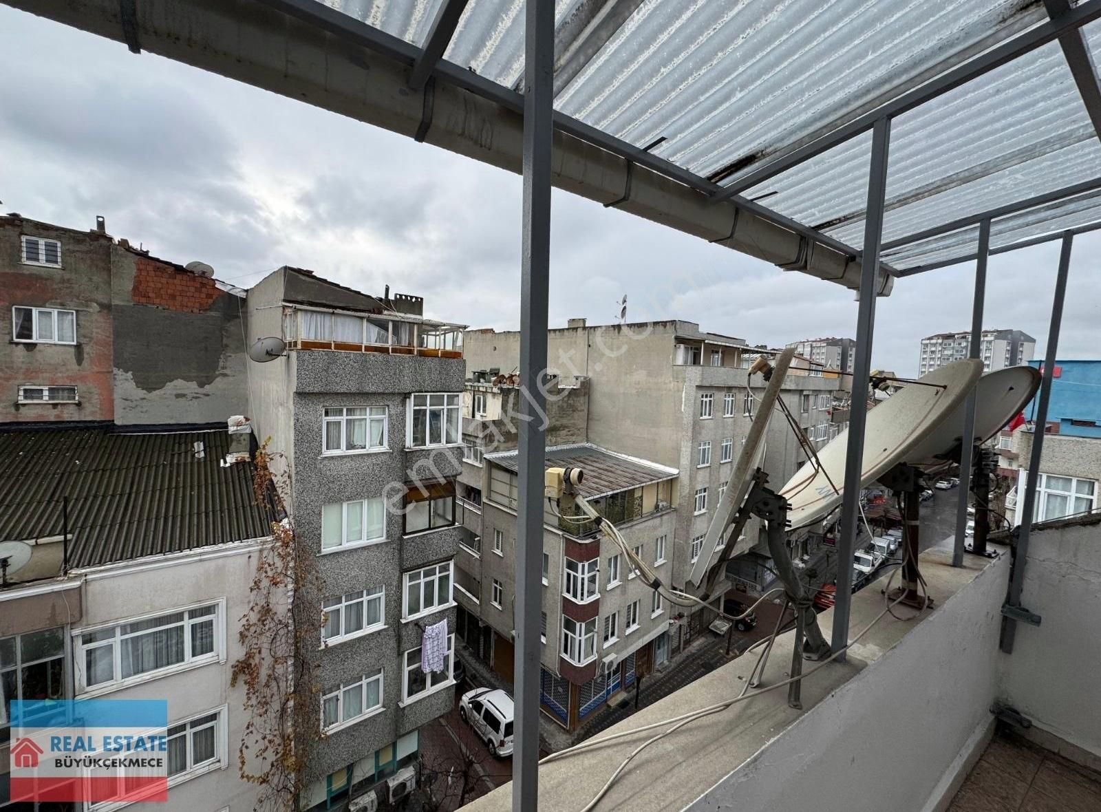 Zeytinburnu Sümer Mah.ayrı Girişli İki Daire Şeklinde 5+2 Dublex