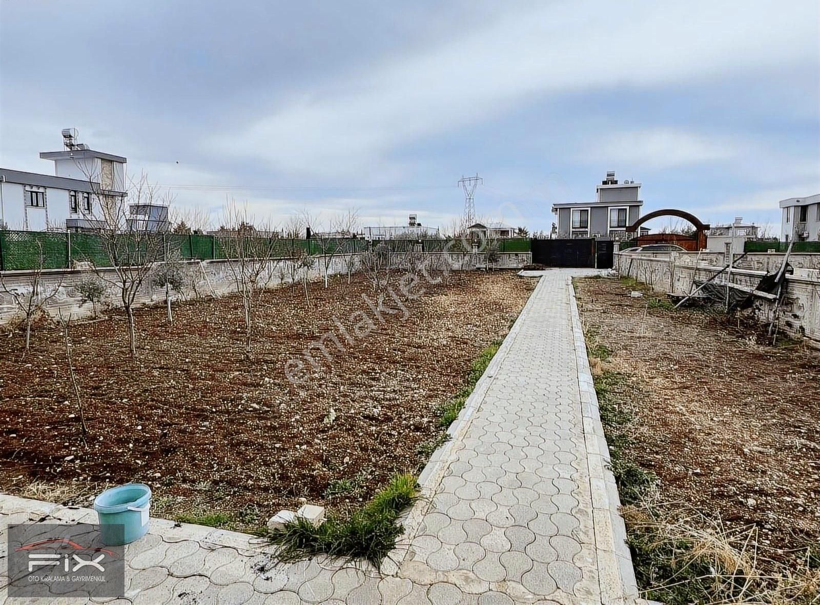 Adıyaman Merkez Paşamezrası Köyü Satılık Daire Altınşehire 4 Km Mesafede Site Tarzı Tek Katlı Bağ Evi