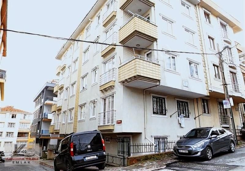 Ümraniye İstiklal Satılık Daire Şehzade Cad. Yakın 1 + 1 Kombili 65 M2 İskanlı Satılık Daire